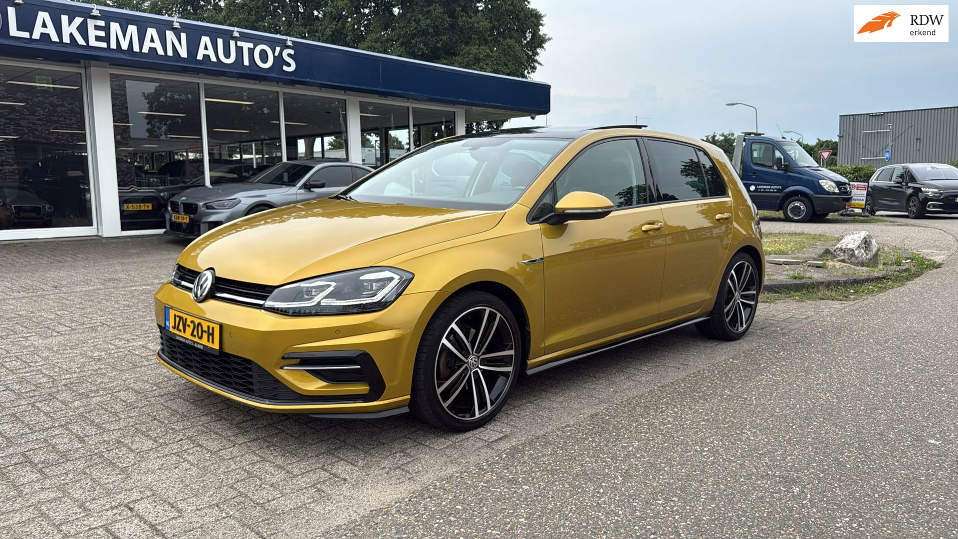 Volkswagen GOLF 1.5 TSI Highline Business R Pano Navi Automaat Goldline Huurkoop Inruil APK Garantie