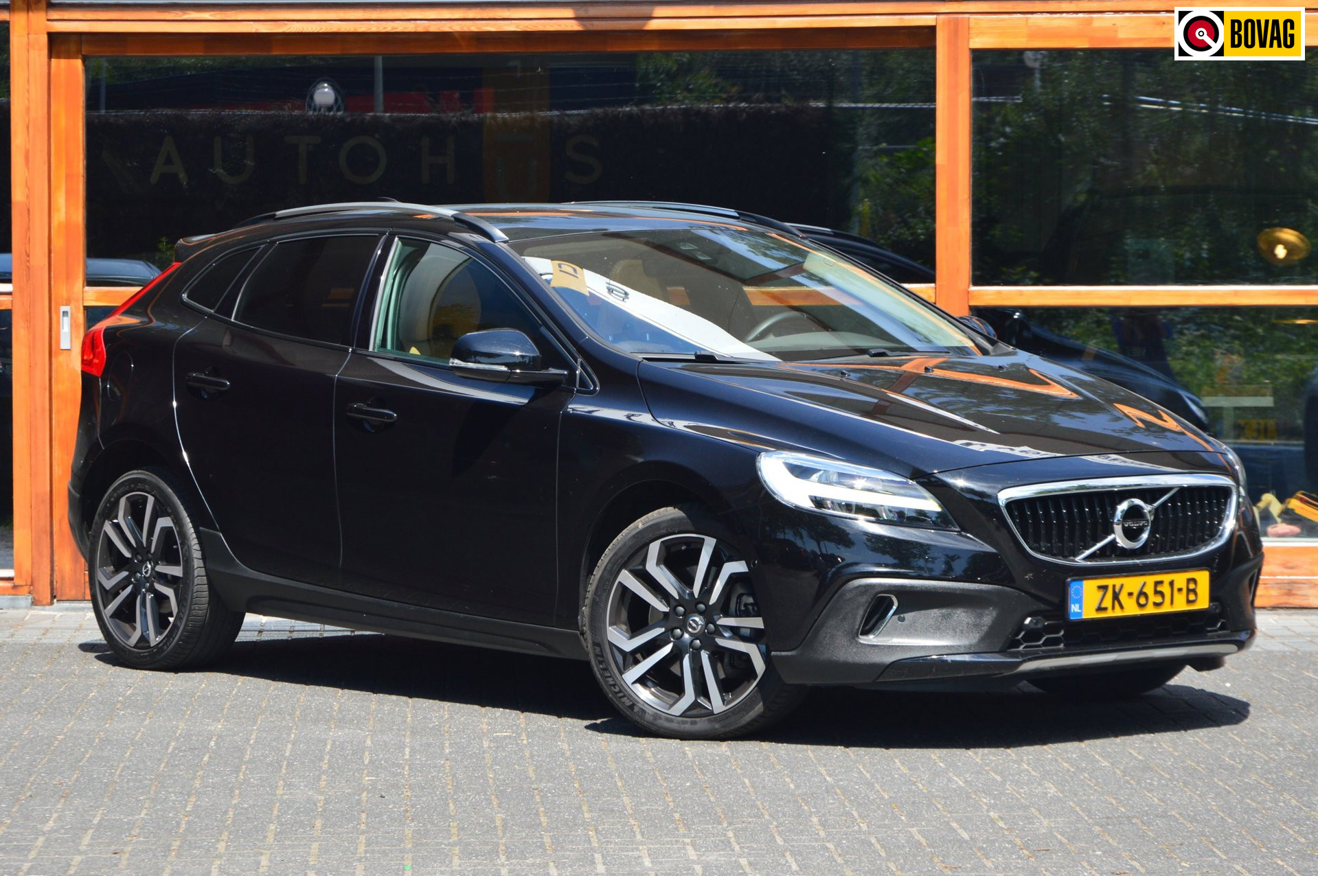 Volvo V40 Cross Country T3 Polar+ Luxury | Dealer Onderhouden | Panoramadak | Harman/Kardon | Stoelverwarming | Automaat |