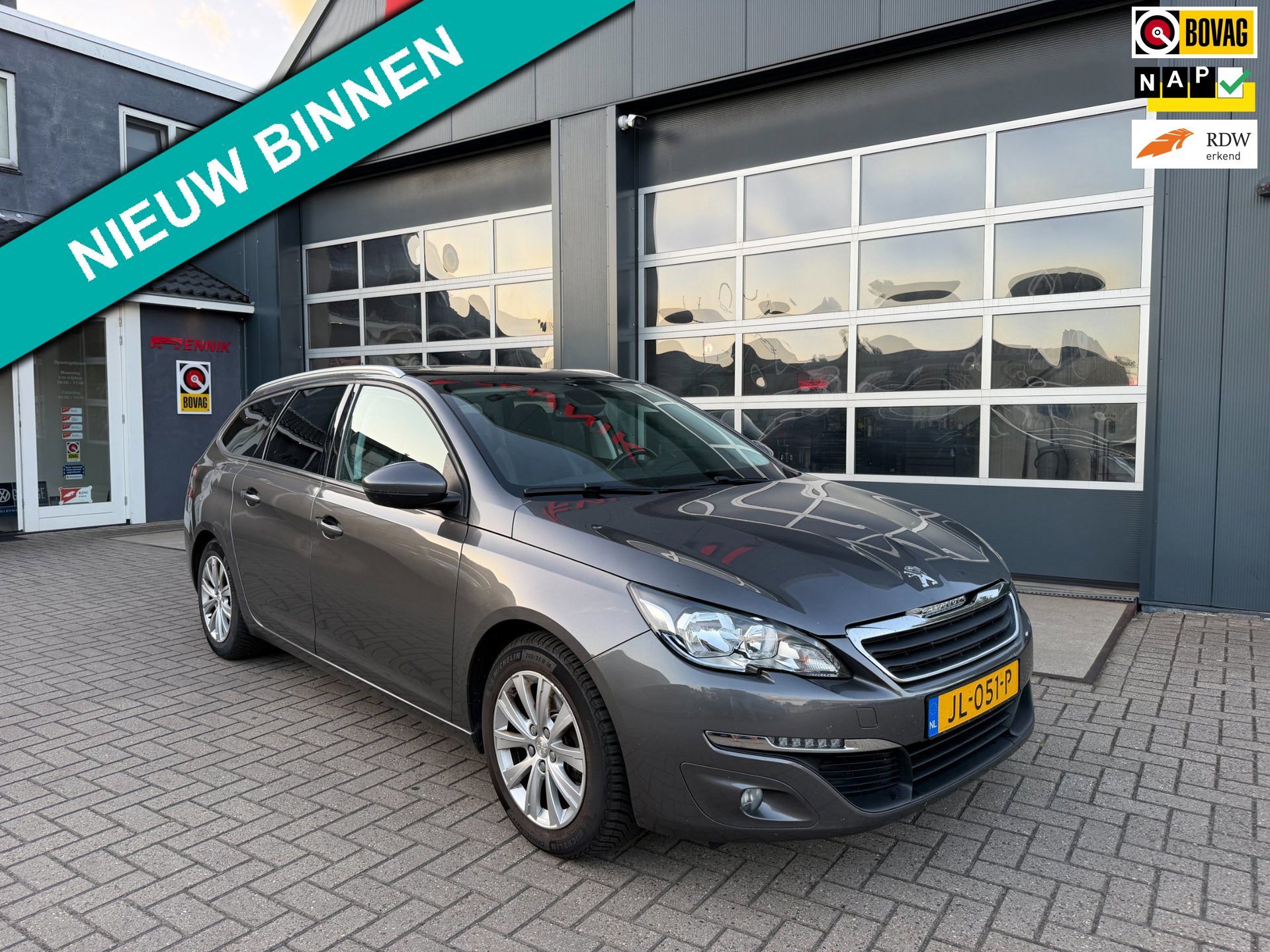 Peugeot 308 SW 1.2 PureTech Style / Pano / Cruise / Navi / Trekhaak .