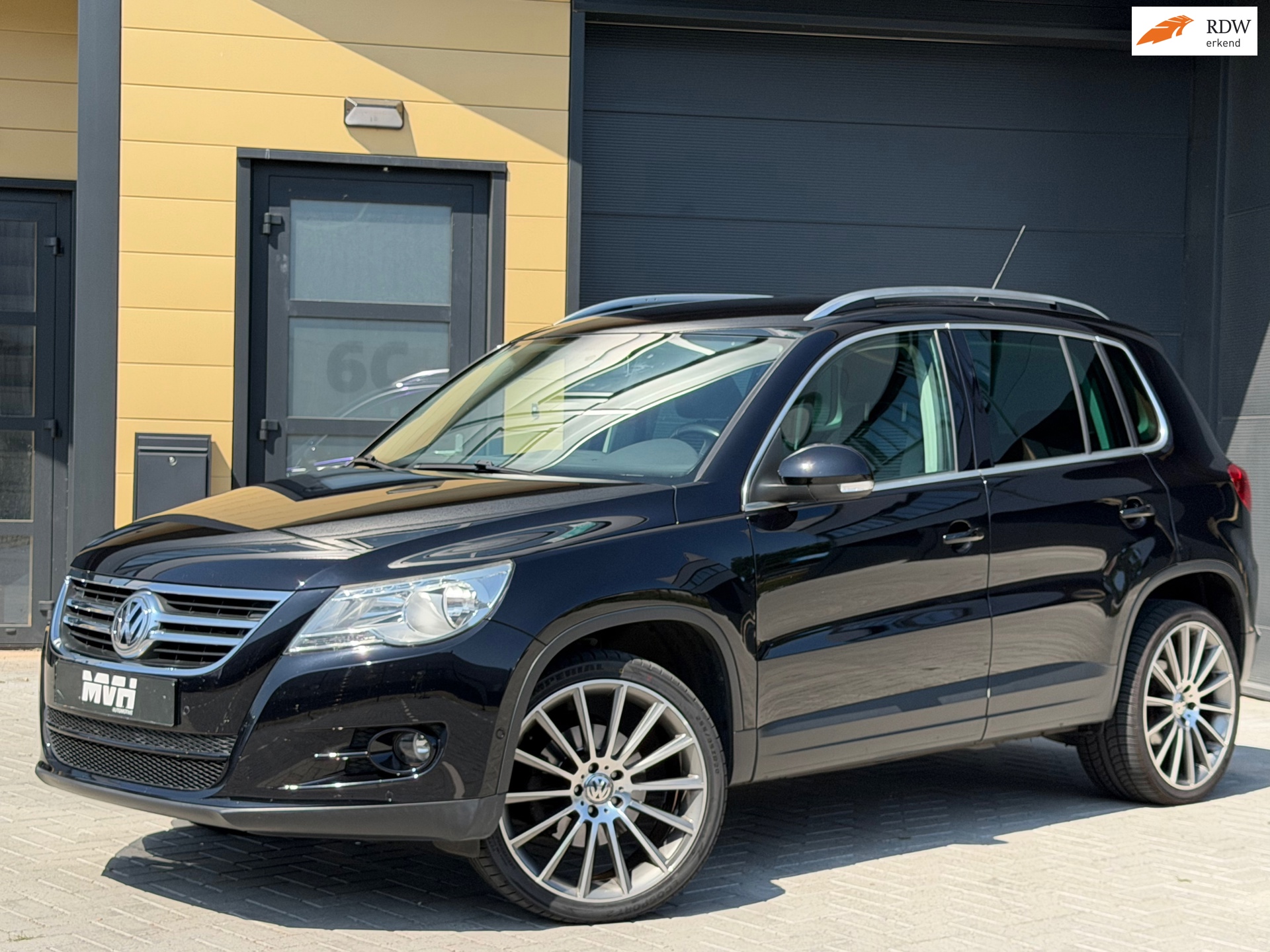 Volkswagen Tiguan 1.4 TSI Trend&Fun 4Motion - Cruise/Climate - 20 inch - PDC - 6BAK