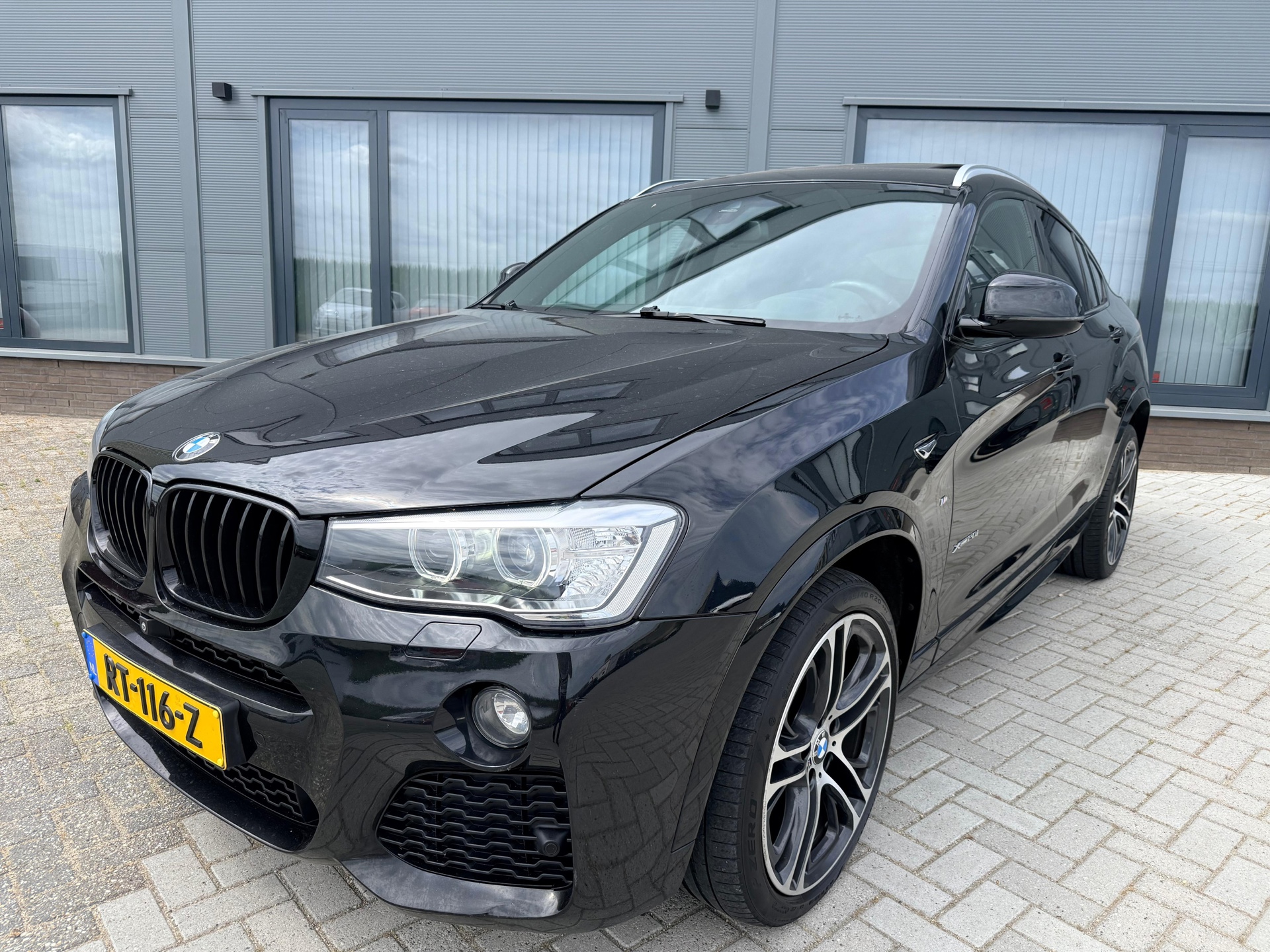 BMW X4 XDrive20i High Executive xLine Edition M-Pakket // Clima // Navi // Pano.dak // PDC