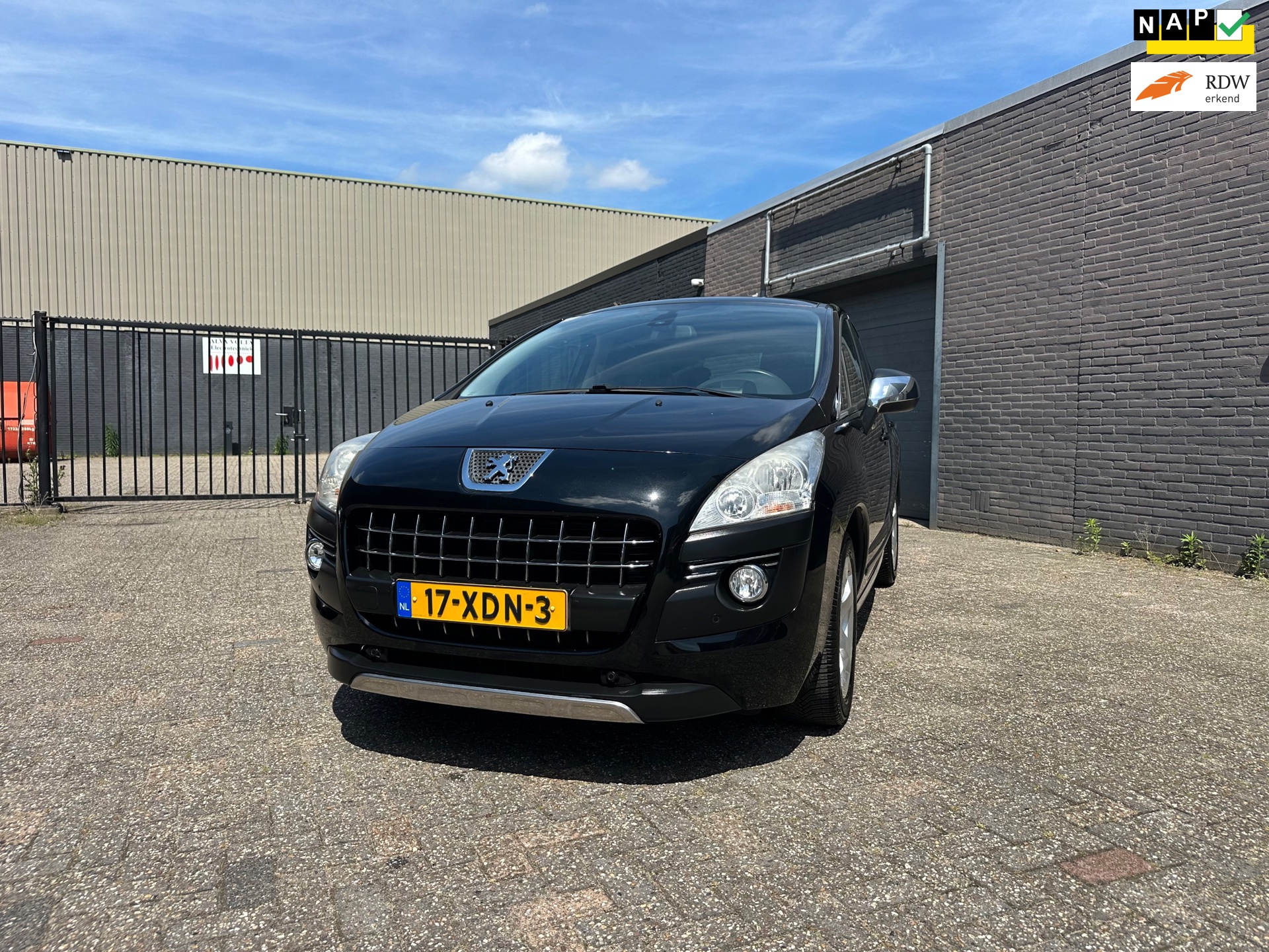 Peugeot 3008 1.6 THP Online Aut. Clima Cruise Navi Pano Leer PDC LM-Wielen Trekhaak.