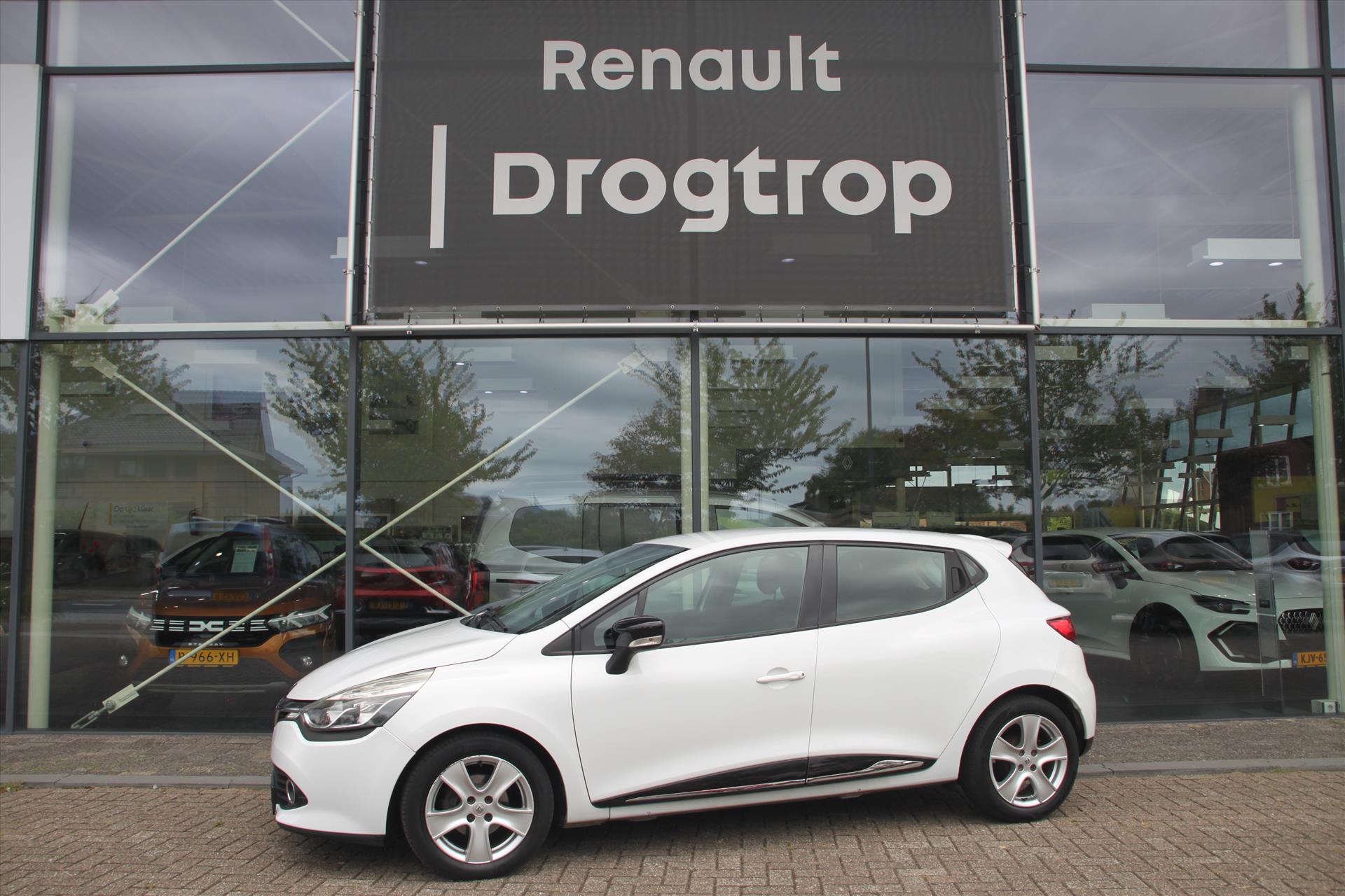 Renault Clio 90PK-NIGHT&DAY-110DKM-NAVI-AIRCO-CRUISE-LMV-