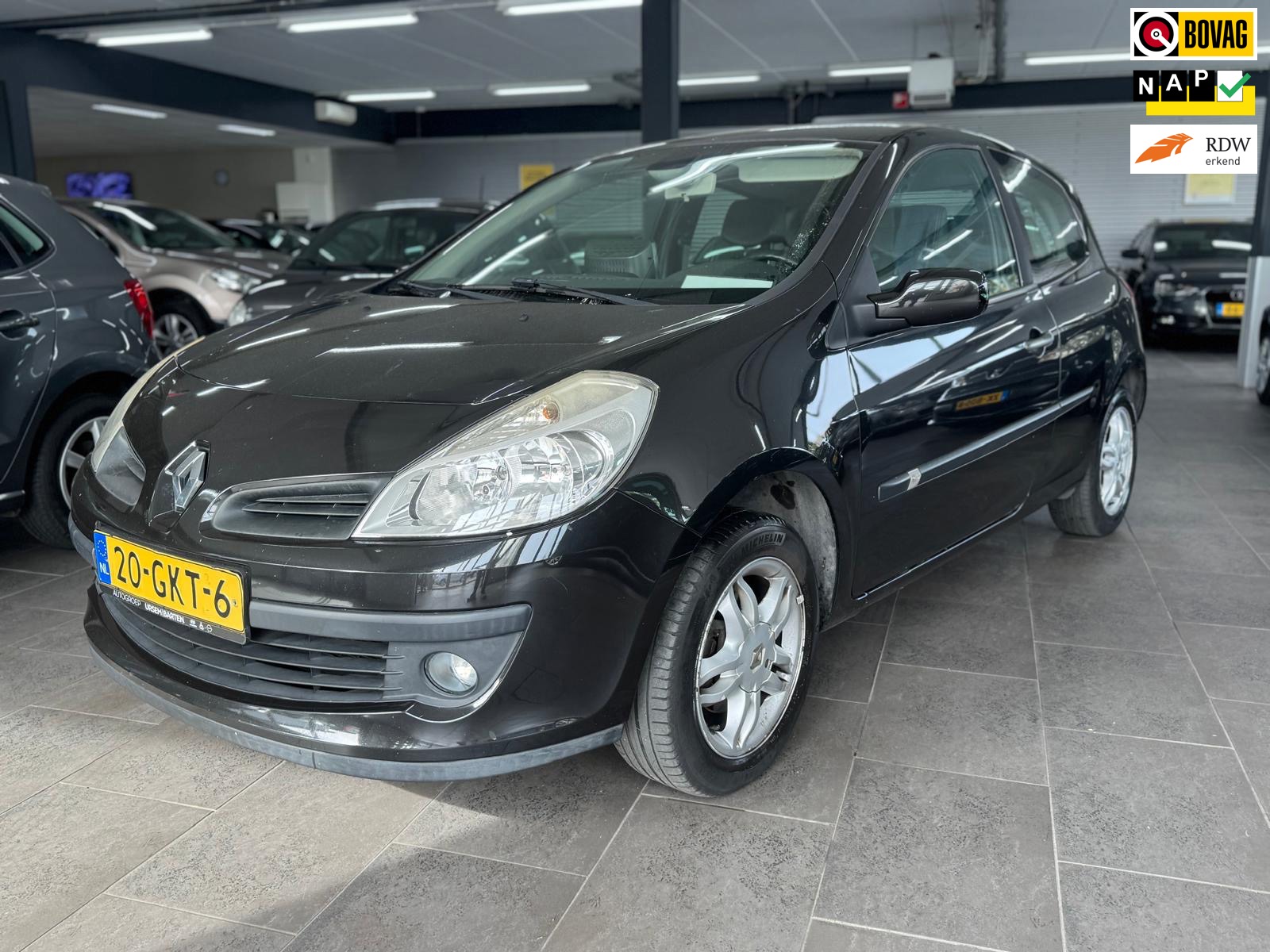 Renault Clio 1.2 TCE Dynamique S CarPlay clima half leer cruise control lm-velgen