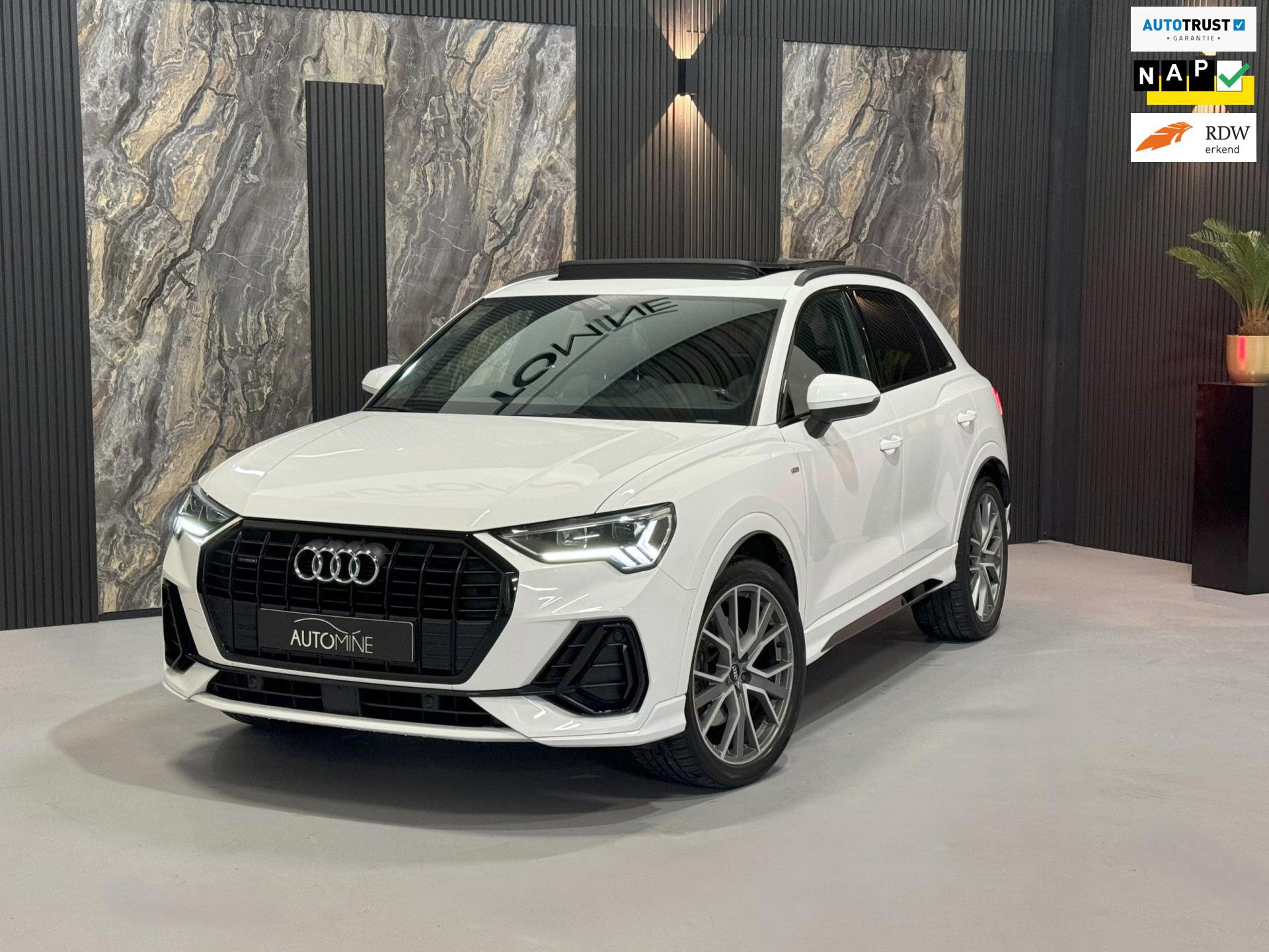 Audi Q3 45 TFSI Quattro Ed One 3x S-Line|PANO|MATRIX|MEMORY