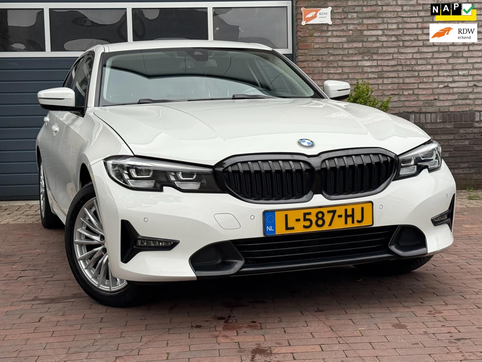 BMW 3-serie 318i High Executive Automaat