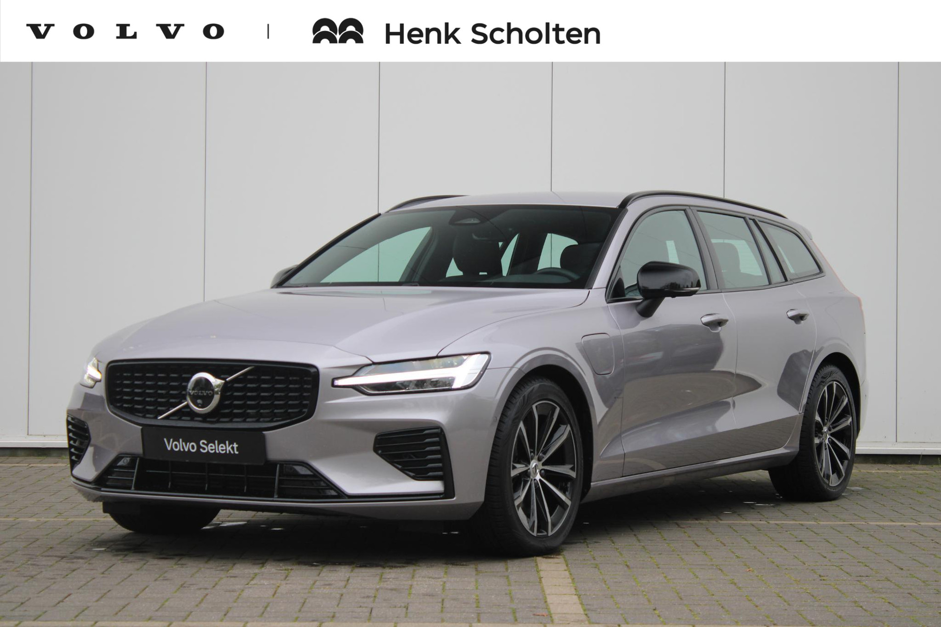 Volvo V60 T8 Plug-in hybrid AWD Plus Dark
