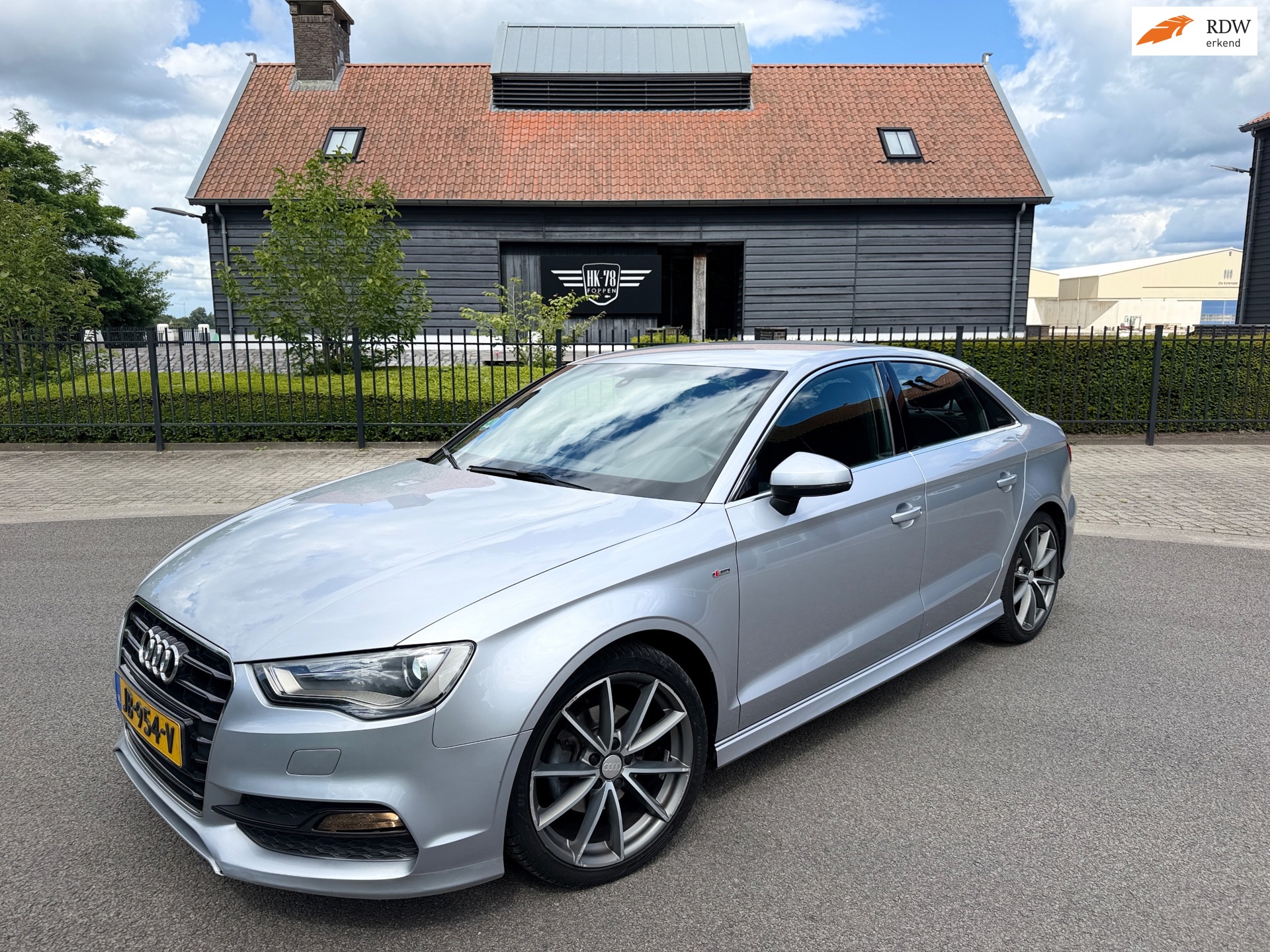 Audi A3 Limousine 1.6 TDI 2X S-LINE AIRCO/ECC NAVI LED-XENON