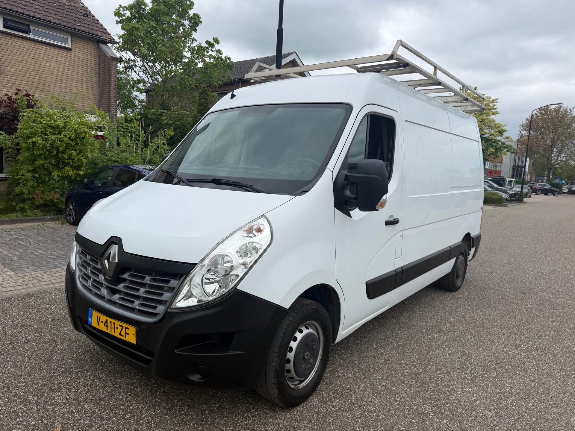Renault Master T35 2.3 dCi L2H2