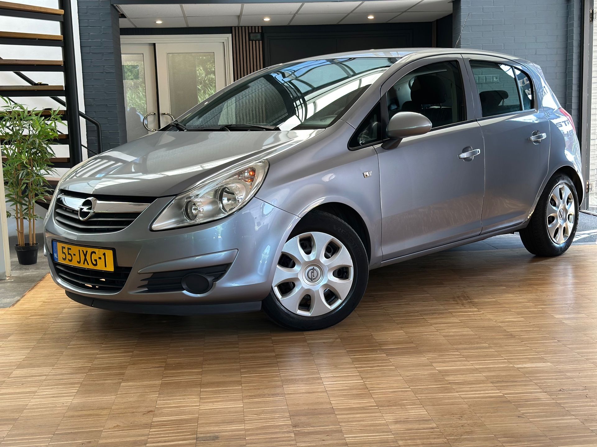 Opel Corsa 1.4-16V Enjoy Vol Automaat Airco NAP APK