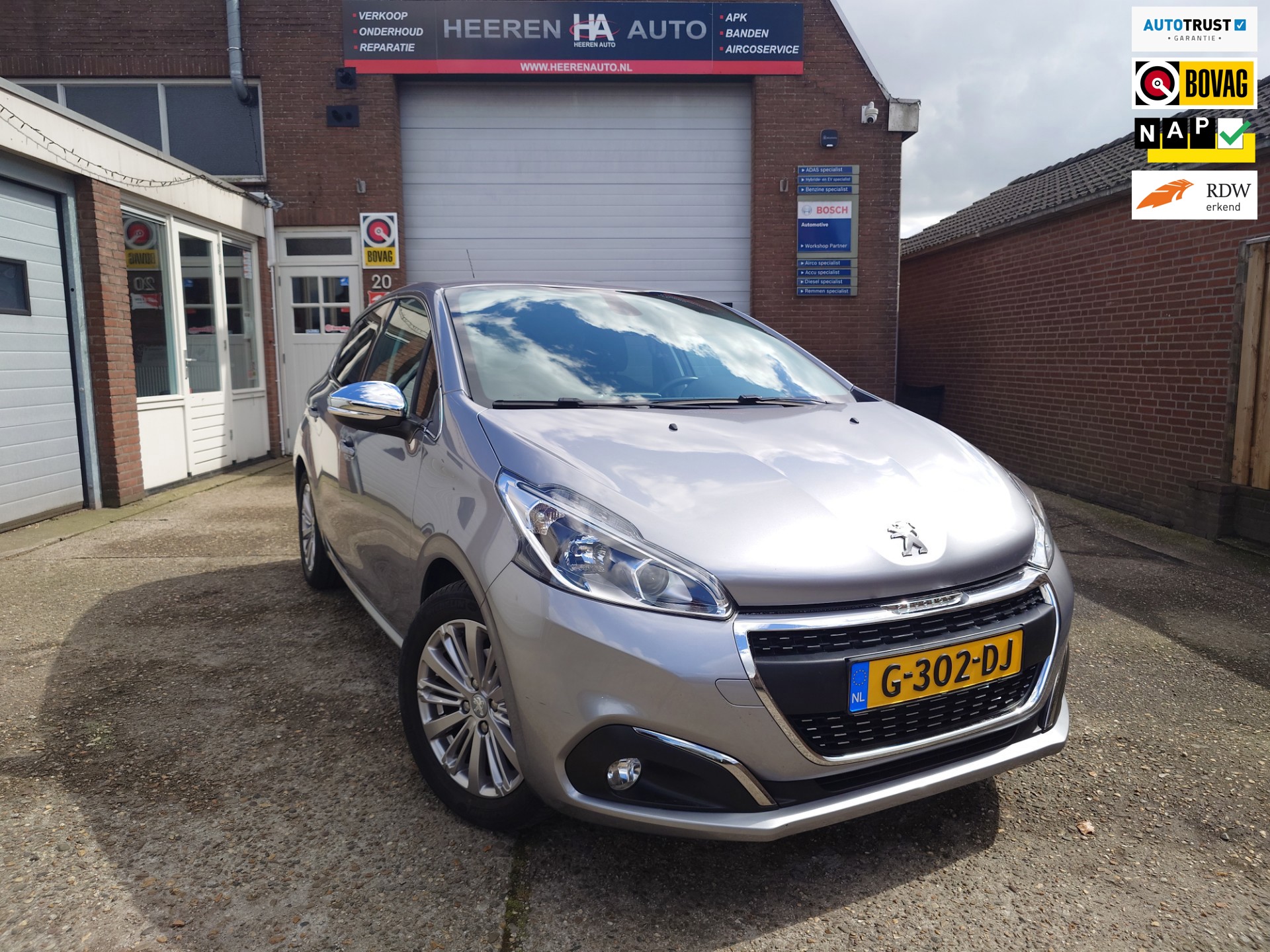 Peugeot 208 1.2 PureTech Allure, Clima, Camera, Navi, Dealer onderhouden