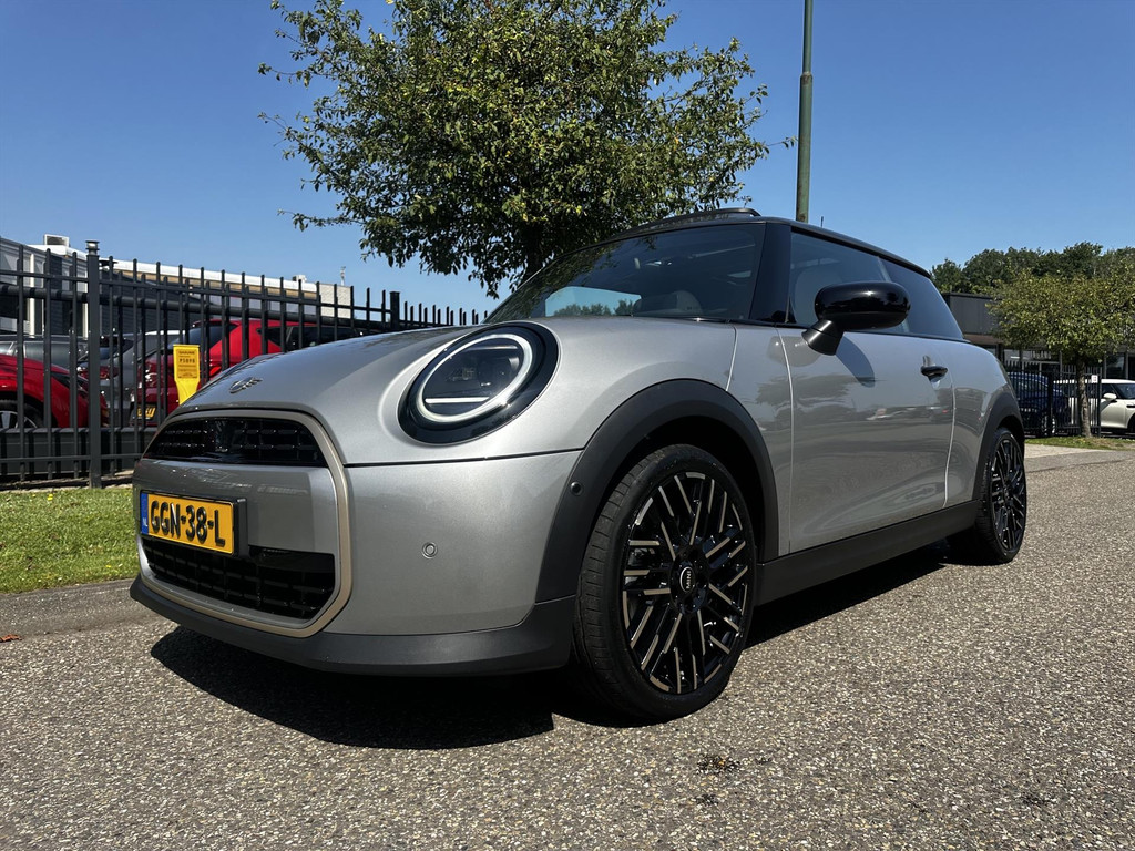 MINI Cooper (f66) 1.5 156pk Aut C Full Options Pano-dak NL Auto Smetteloos