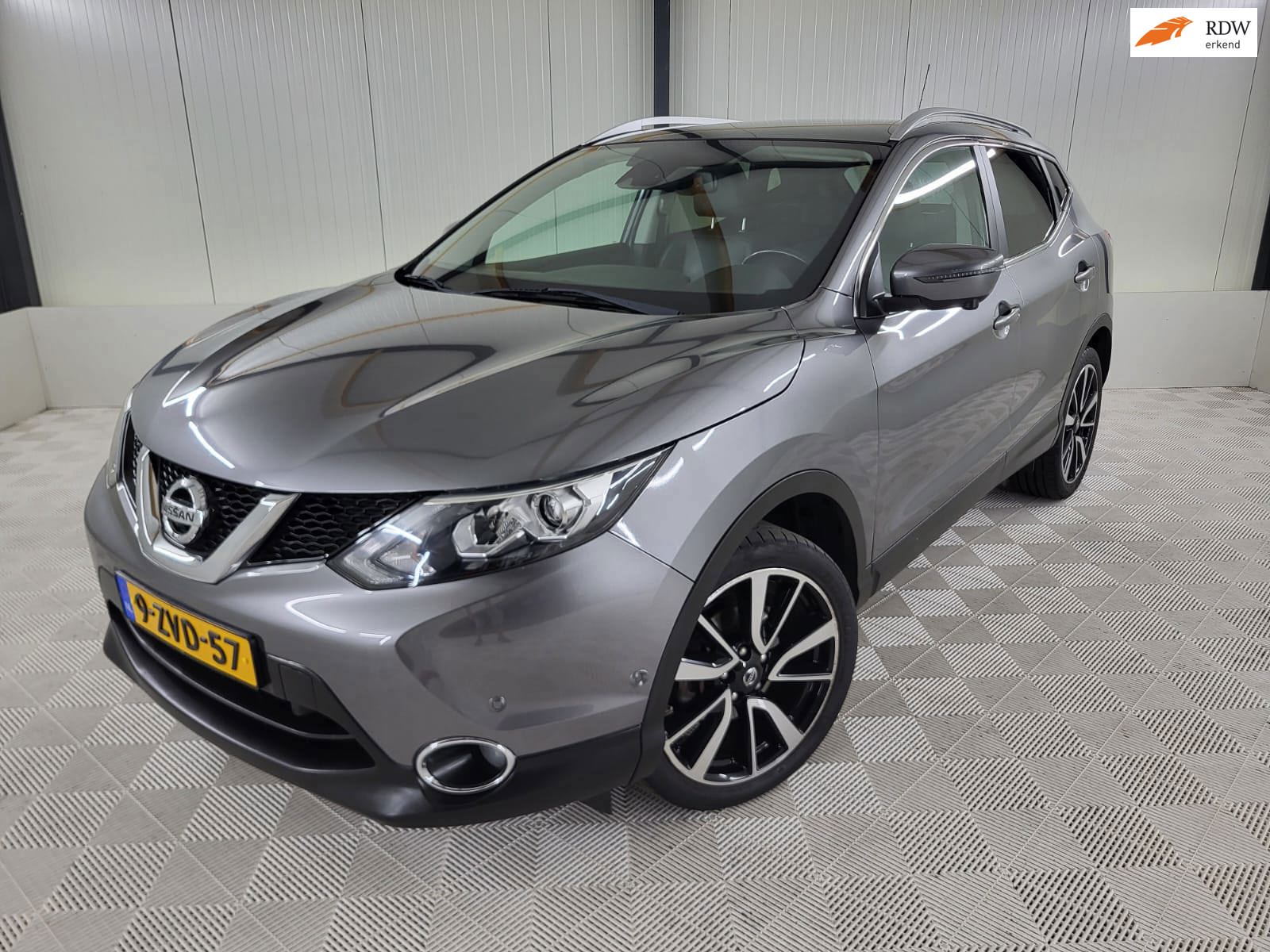 Nissan Qashqai 1.2 Tekna, Trekhaak, Leder, Camera, Panodak, Navi