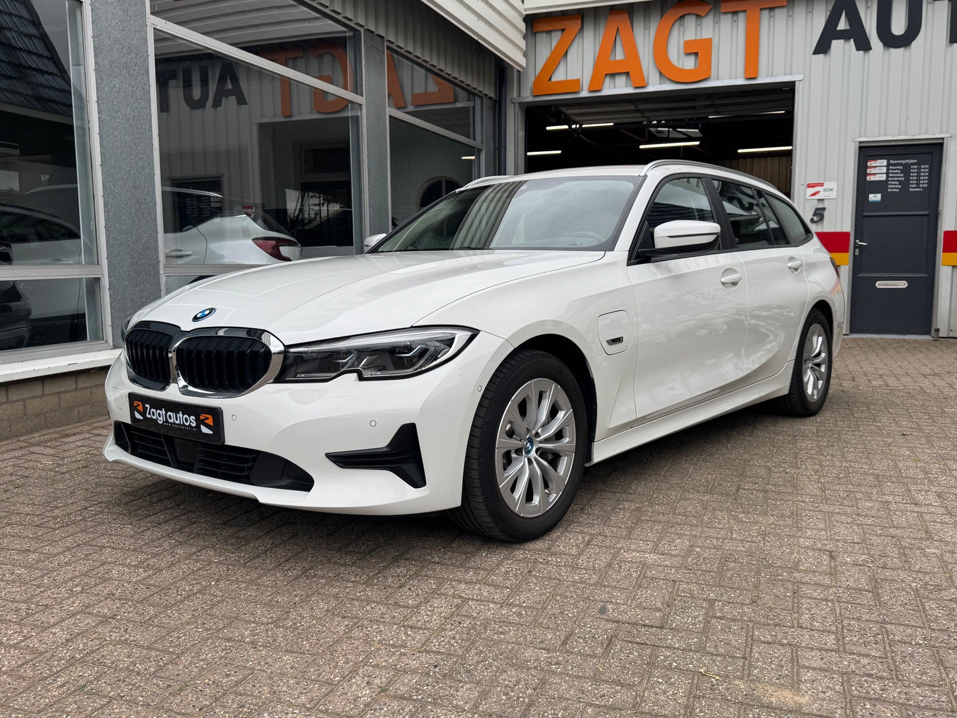 BMW 3-serie Touring 330e Business Edition Plus