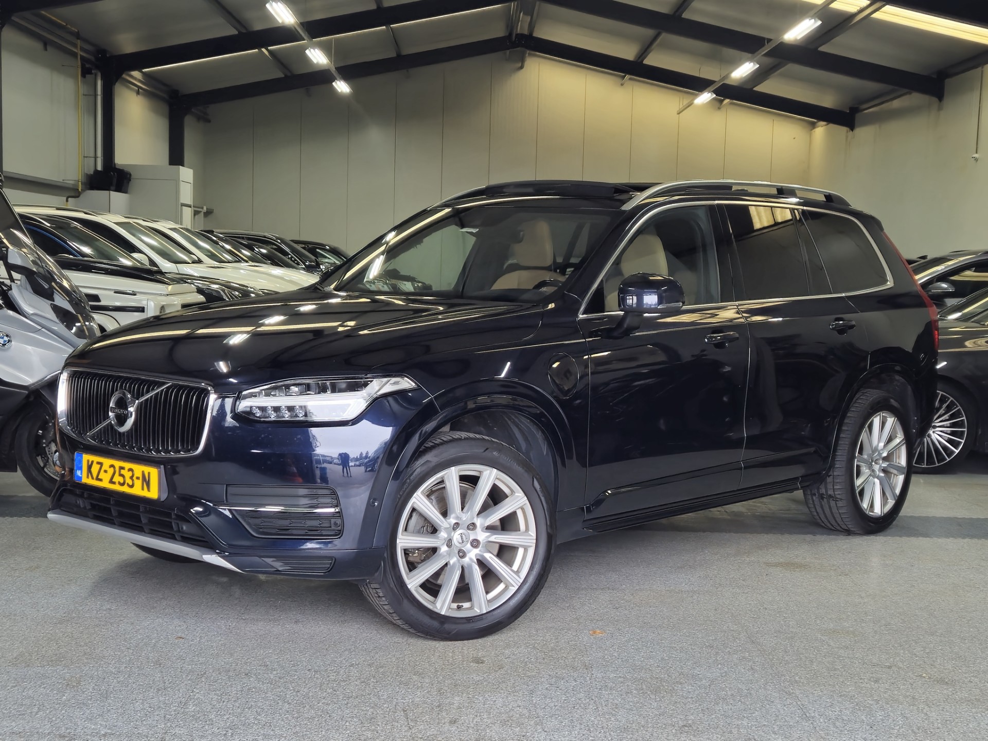 Volvo XC90 2.0 T8 Twin Engine AWD / 7 Persoons / Leder / Inruil Mog. / Financiering /