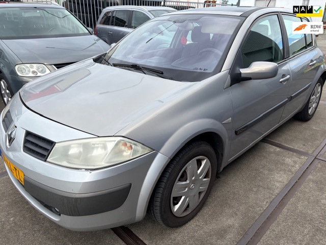 Renault Mégane 2.0-16V Dynamique Luxe AUTOMAAT-airco