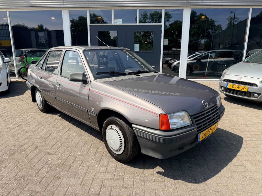 Opel Kadett 1.8S LS