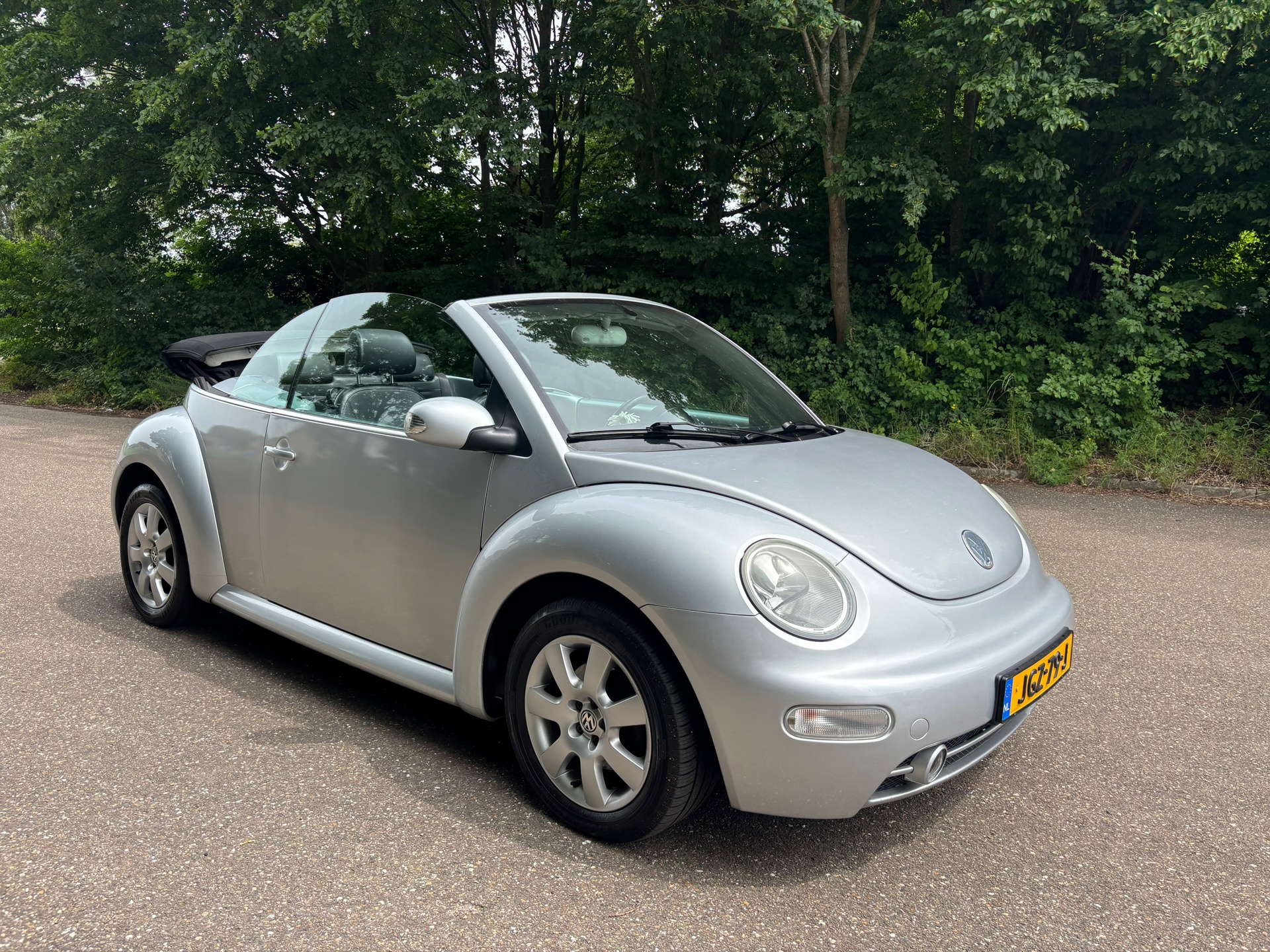Volkswagen NEW BEETLE CABRIOLET 2.0 Highline | Leder | Airco | APK 03-2027