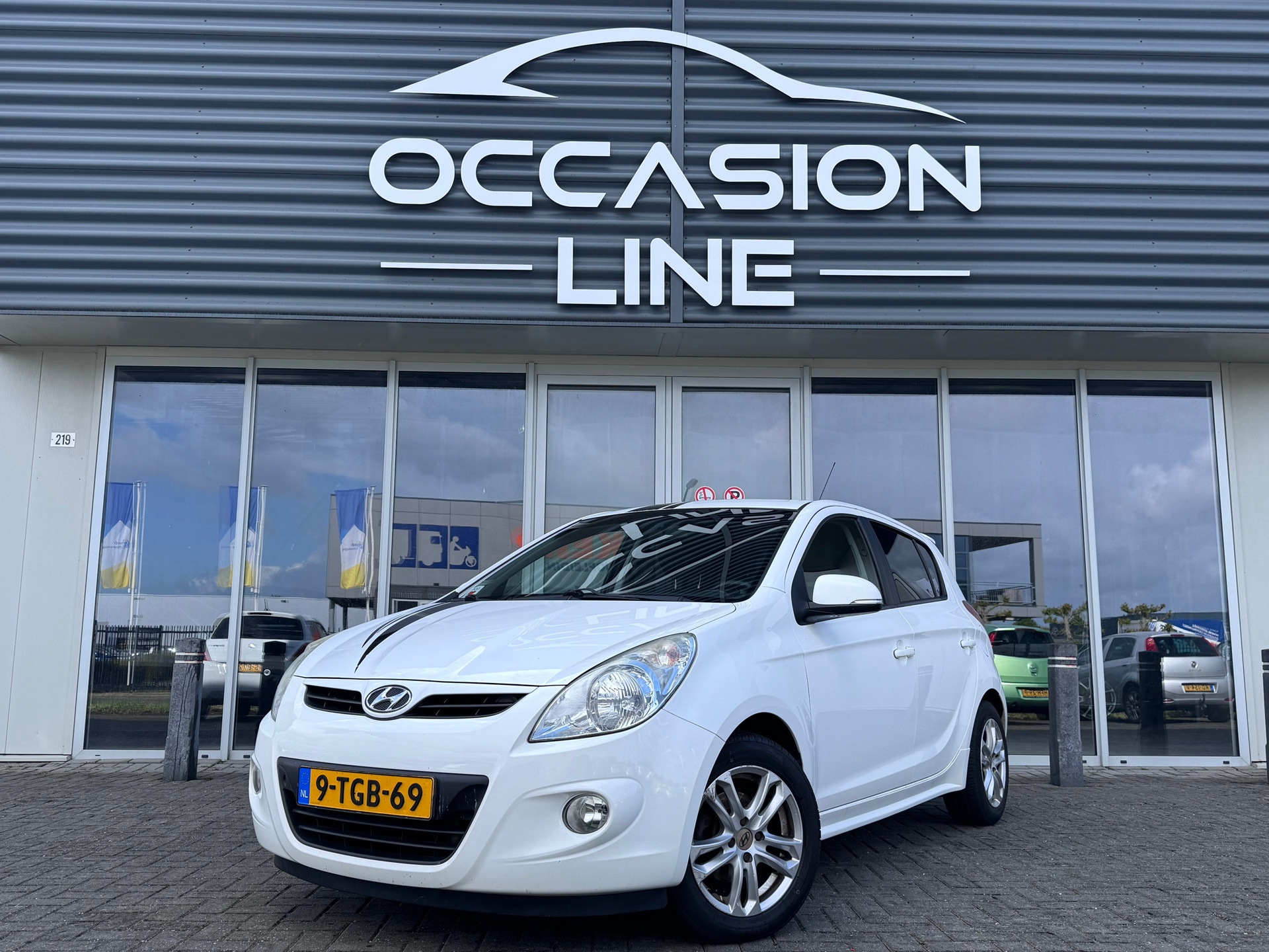 Hyundai I20 1.4 CRDi Business Edition | Navi | LM Velgen | 5-DRS