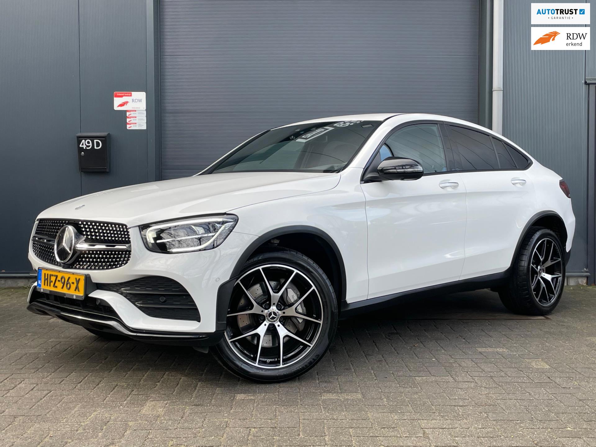 Mercedes-Benz GLC-klasse Coupé 300e 4MATIC Premium Plus AMG 360 CAMERA SFEER ALCANTARA CLIMA CRUISE NAVI DEALER ONDERHOUDEN