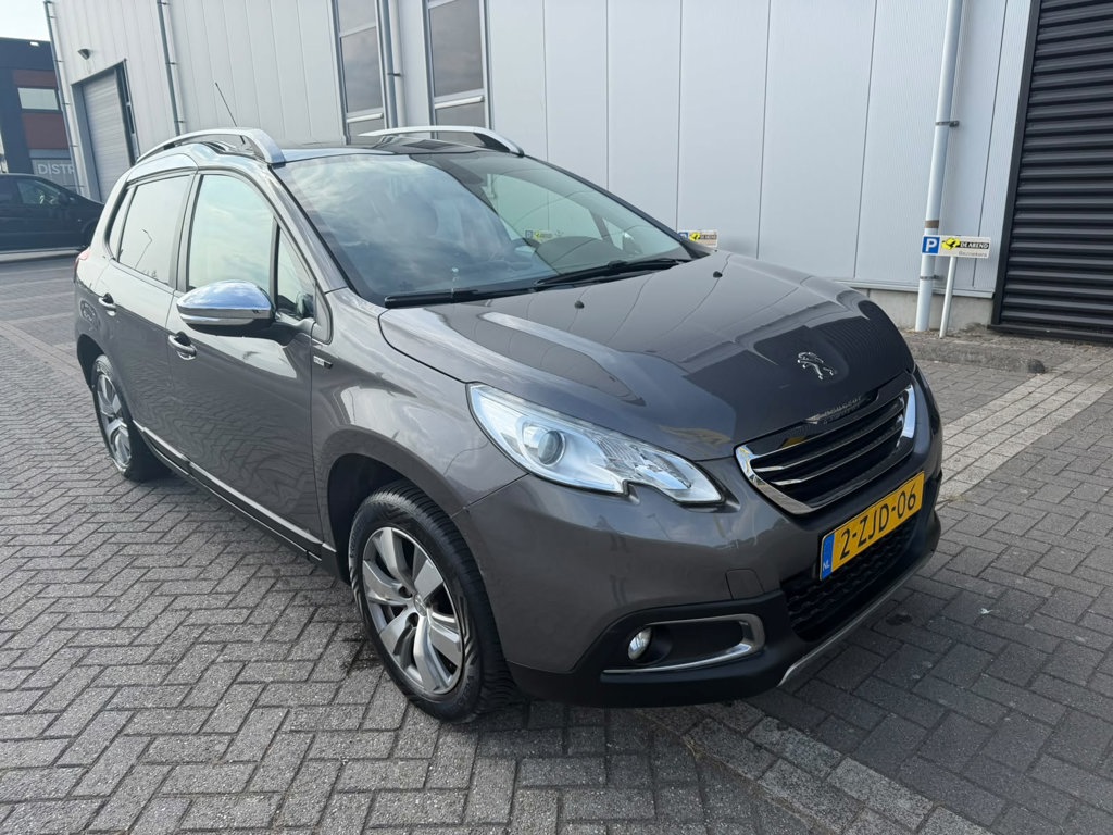 Peugeot 2008 1.2 PureTech Style PANO NAVI AIRCO CRUISE