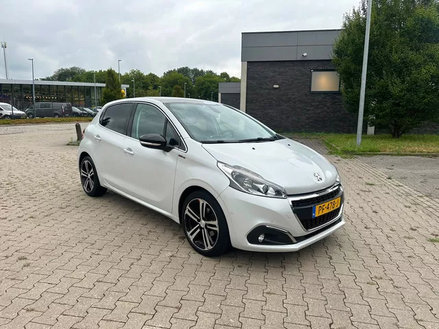Peugeot 208 1.2 GT-line AUTOMAAT