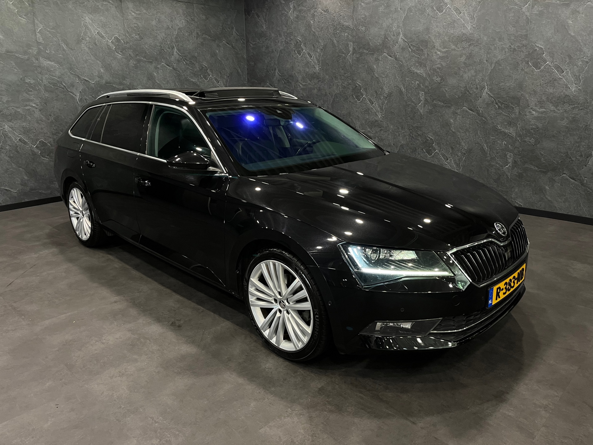 Skoda Superb Combi 2.0 TSI 220PK DSG AUTOMAAT PANO MEMORY