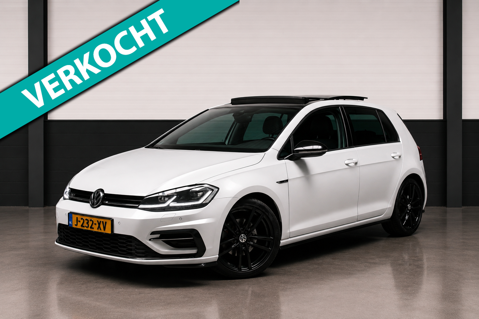 Volkswagen Golf 1.4 TSI Highline R Line Pano LED Virtual Key