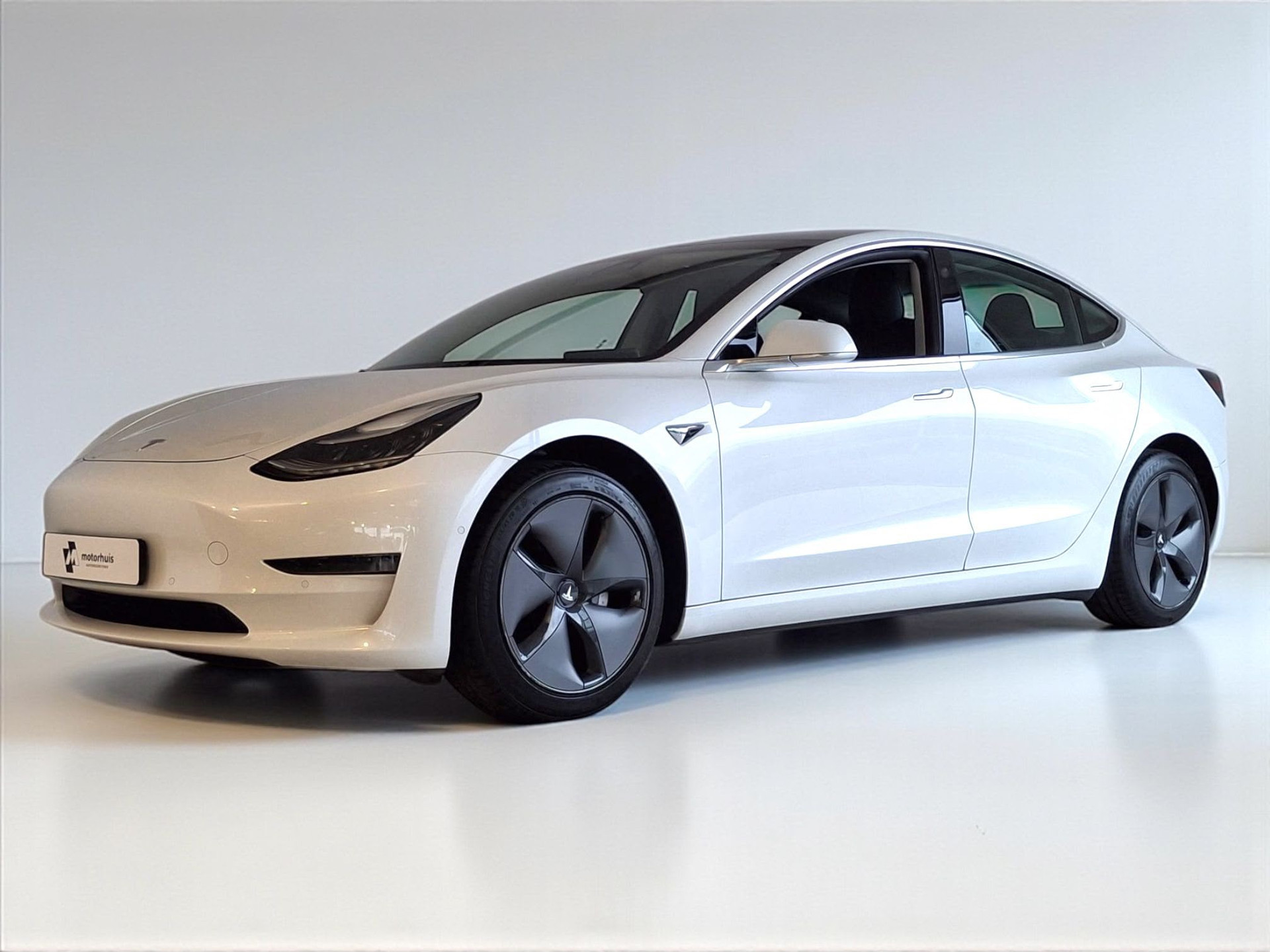 Tesla Model 3 Standard RWD Plus 60 kWh