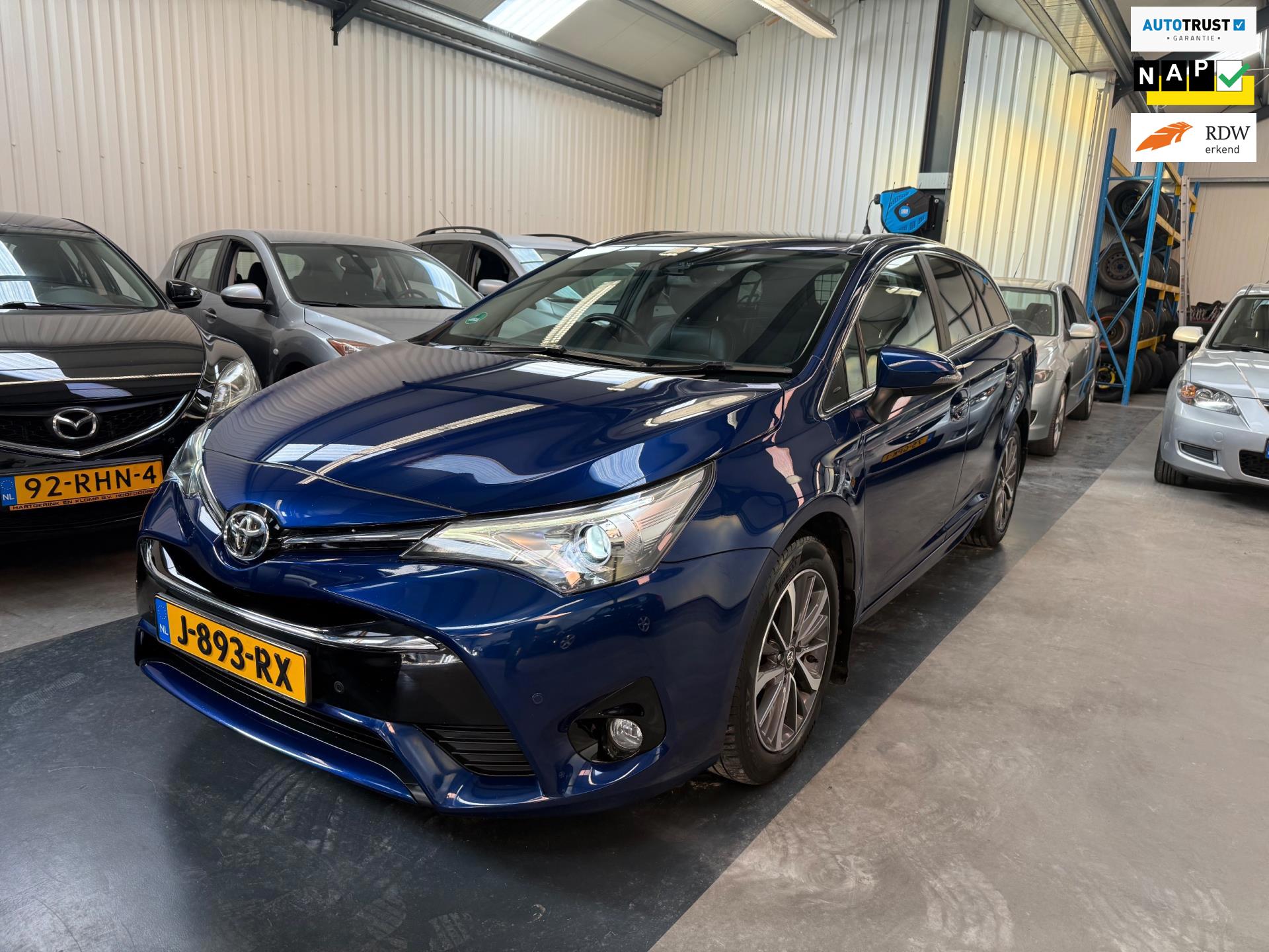 Toyota Avensis Touring Sports 1.8 VVT-i Lease Pro RECHTSGESTUURD/AUT/NAVI/CLIMA
