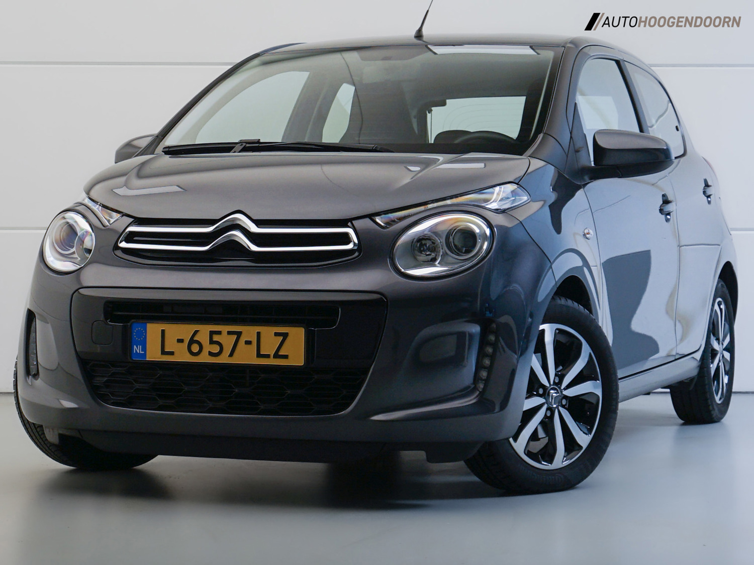 Citroën C1 1.0 VTi Shine Sport (APPLE CARPLAY,CAMERA,LM-VELGEN,CRUISE,AIRCO,COMFORT-STOELEN,LED,TOPCONDITIE)
