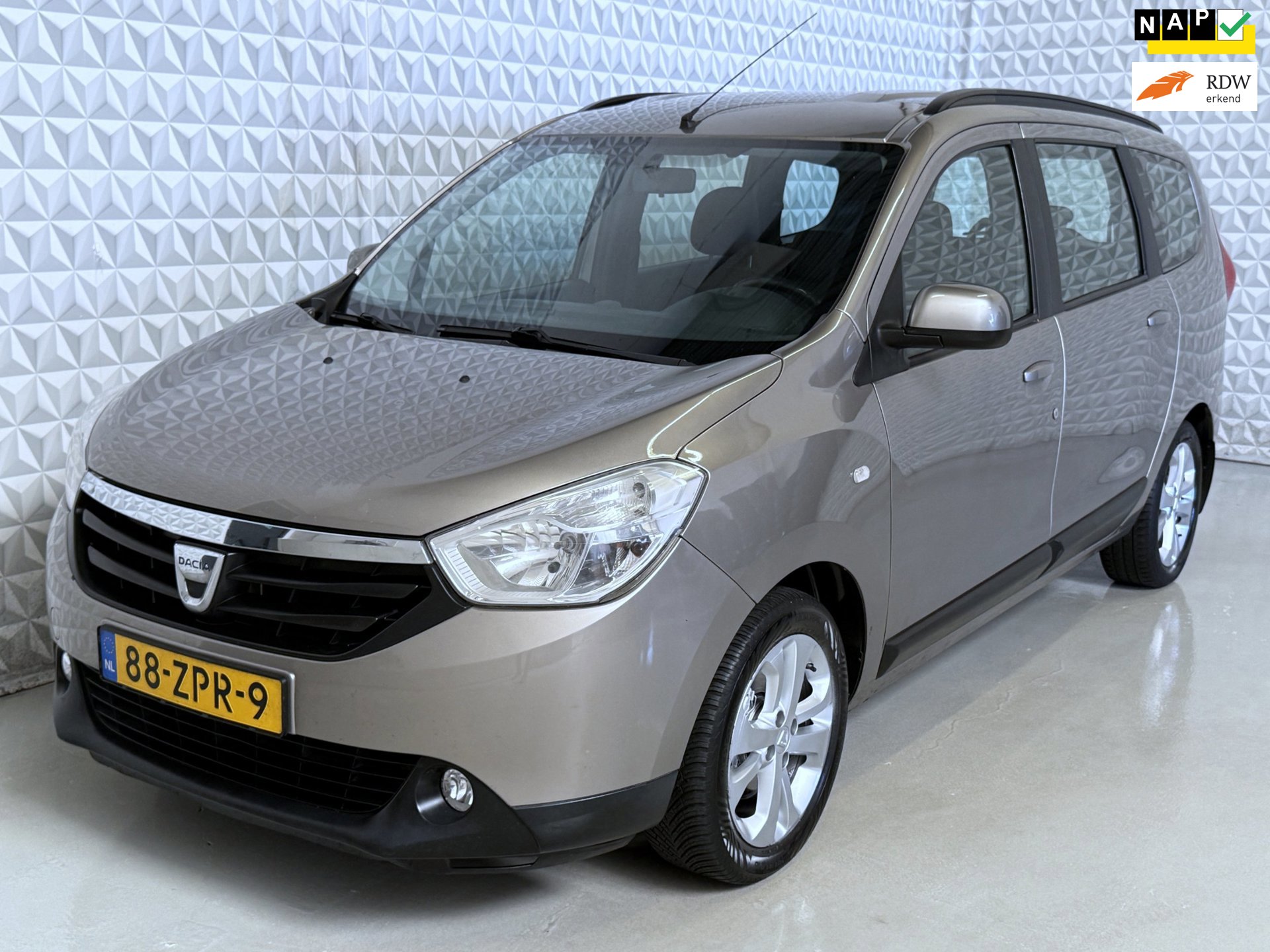 Dacia Lodgy 1.2 TCe Prestige / EXPORT PRIJS EX BPM! (2013)