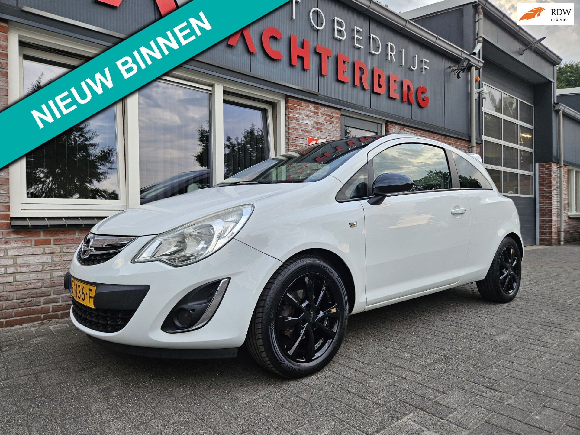 Opel Corsa 1.4-16V Color Edition Airco! Leuke/Nette Auto! Lichtmetalen Velgen!