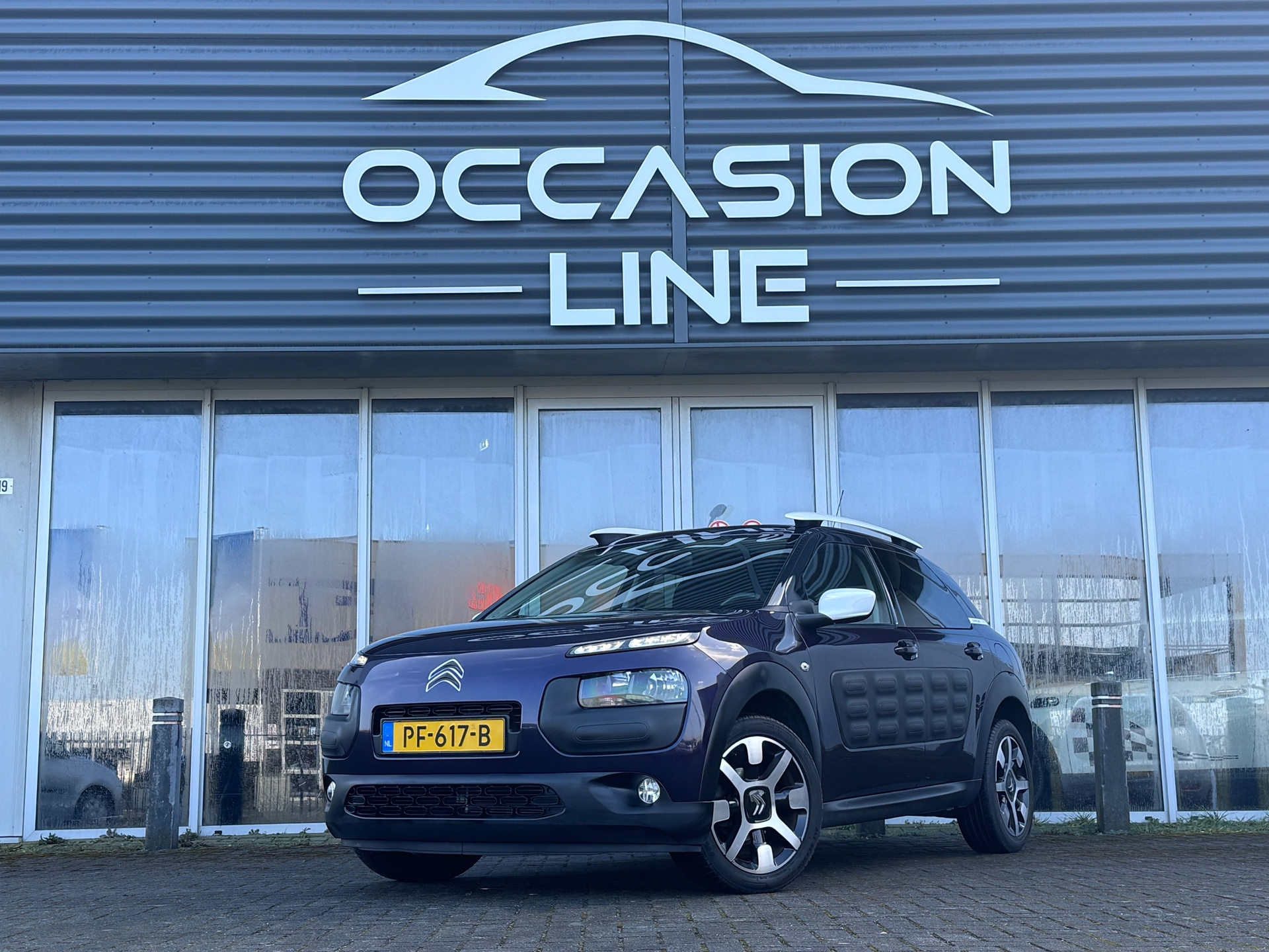Citroën C4 Cactus 1.2 e-VTi Shine | Automaat | Camera | Panoramadak