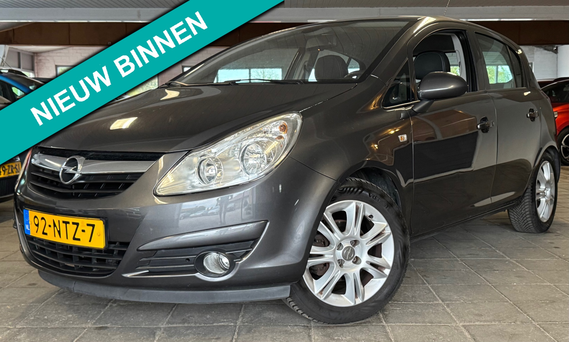 Opel Corsa 1.4-16V Cosmo|NAP|APK02-27|Automaat|Airco|5Deurs|Elekramen|