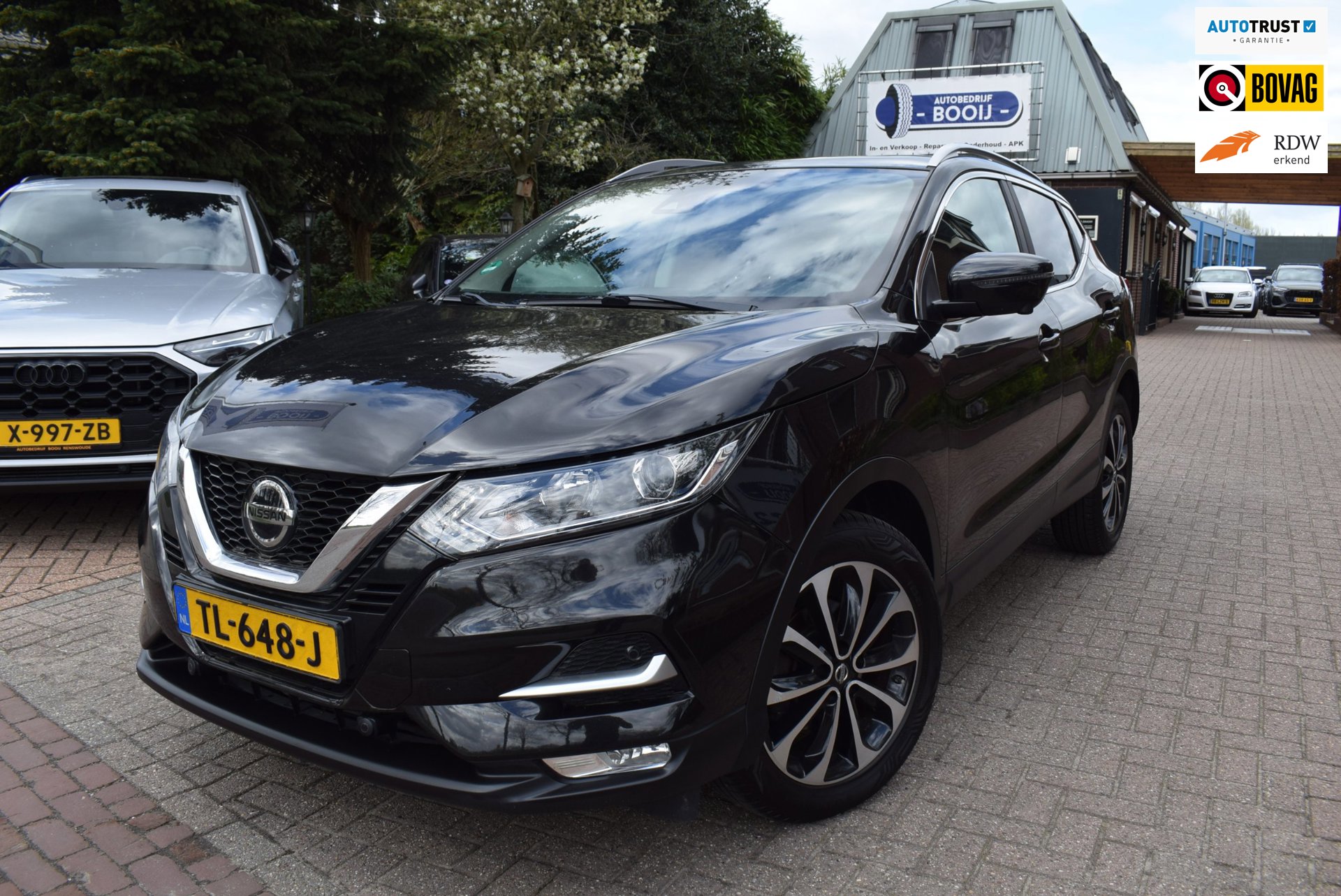 Nissan Qashqai 1.2 N-Connecta AUTOM/NAVI/CRUISE/AIRCO-ECC/CAMERA 360 gr/NL-AUTO/PANO/XENON/TREKH/PDC V+A/KEYLESS/LMW 18 INCH