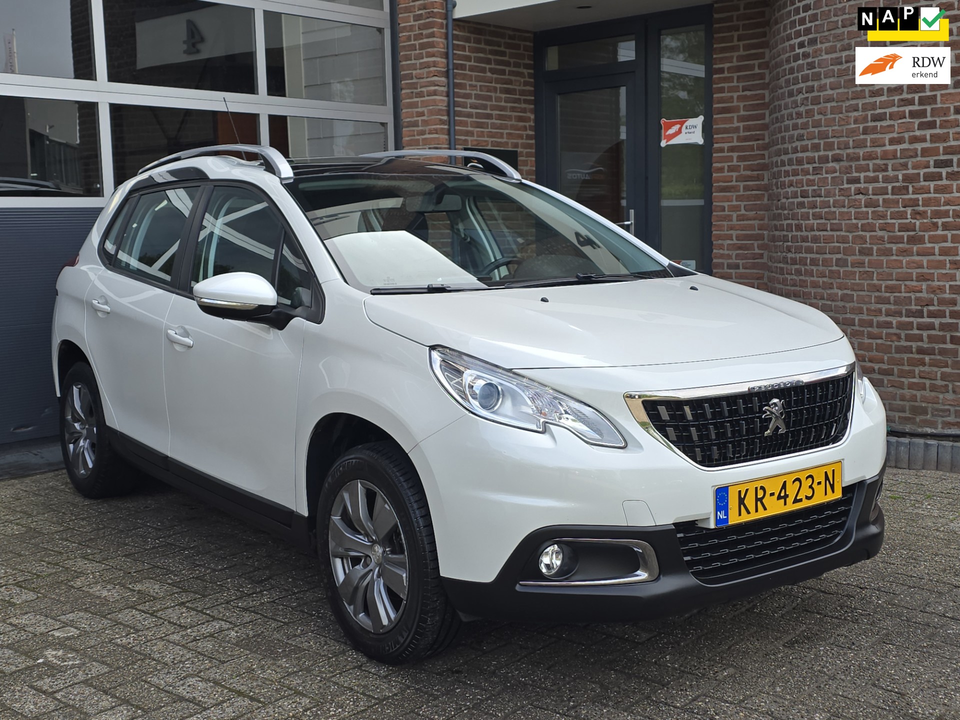 Peugeot 2008 1.2 PureTech Blue Lion Navi |Lage Km |Nap