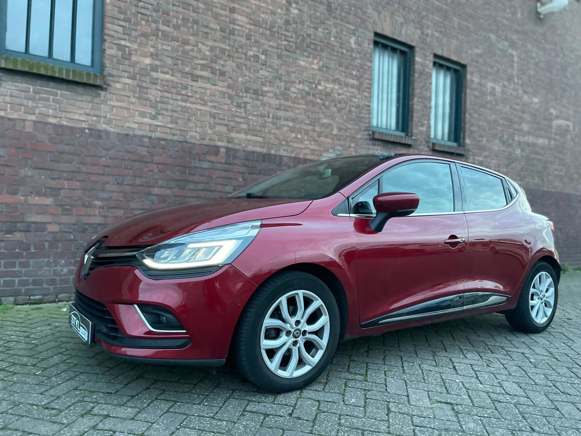 Renault Clio 0.9 TCe Intens PANO-CAMERA-LEDER