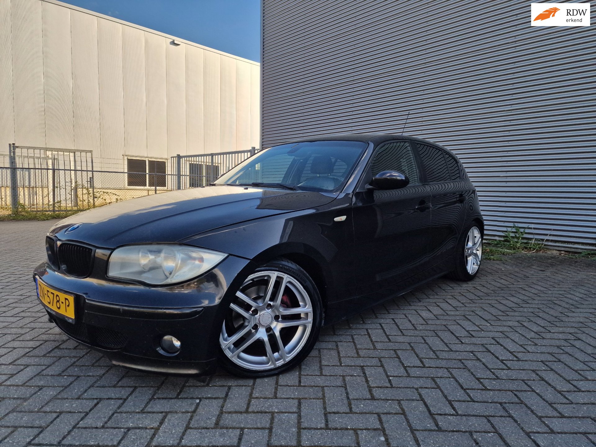 BMW 1-serie 116i PSENSOR 5 DEUR SPORTLOOK