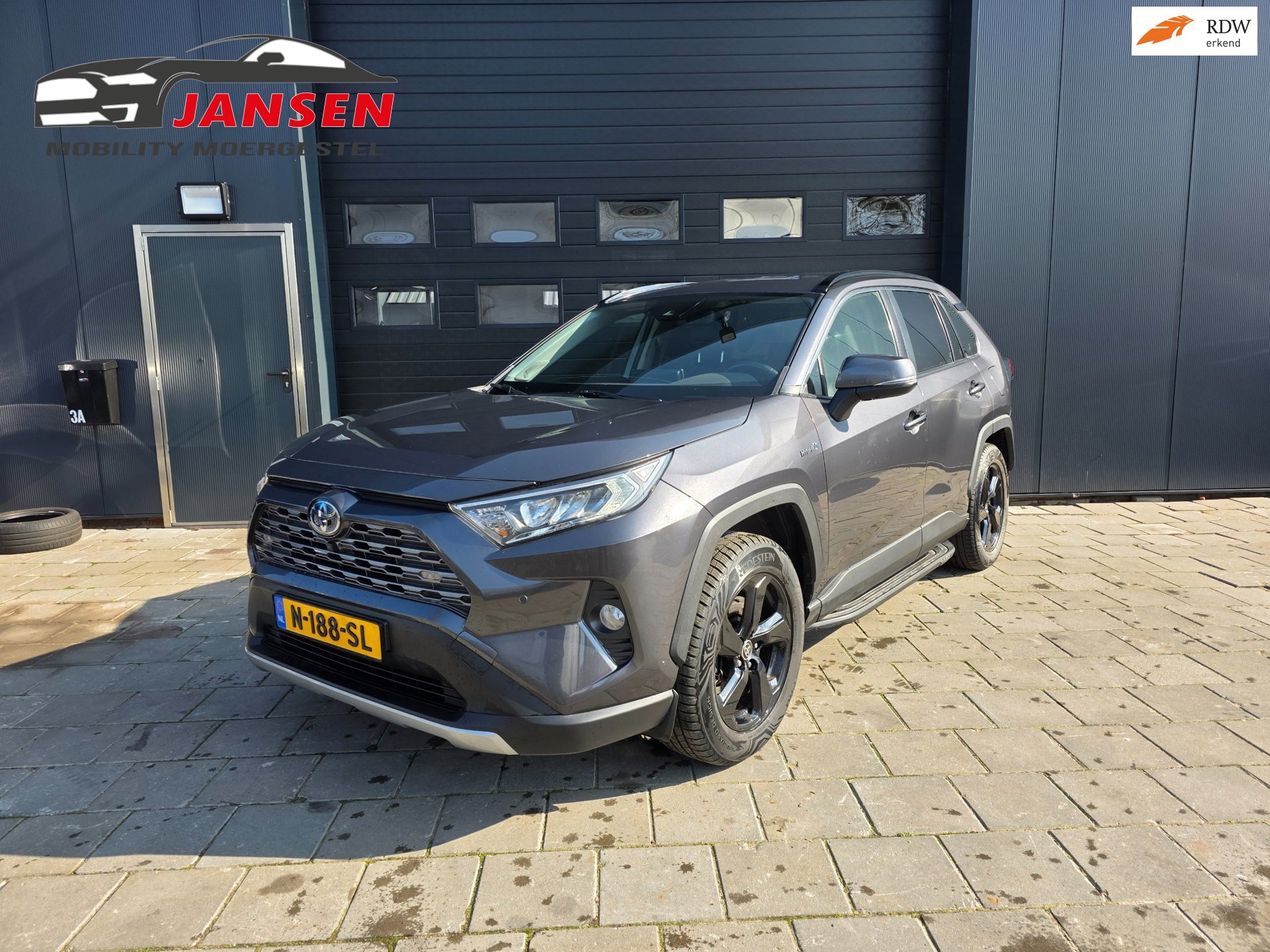 Toyota RAV4 2.5 Hybrid AWD Business Plus | Trekhaak | Keyless | Adaptive cruise | | 360 camera | JBL-audio | Carplay