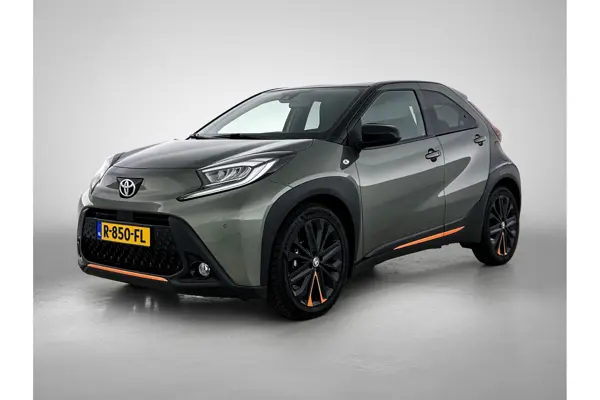 1.0 VVT-i S-CVT Limited