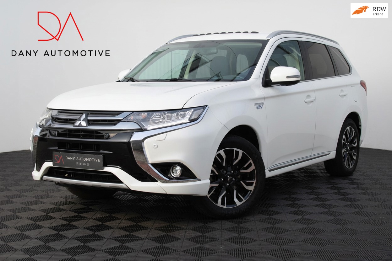 Mitsubishi Outlander 2.0 PHEV Prestige+ OPENDAK I 360 CAM I KEYLESS I AFN. TREKH. I LEDER I SUBWOOFER I 230V I