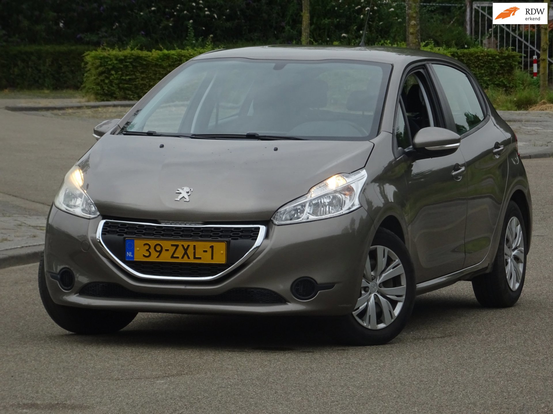 Peugeot 208 1.0 VTi Active BJ2013 120DKM NAP/AIRCO/CRUISE/PD