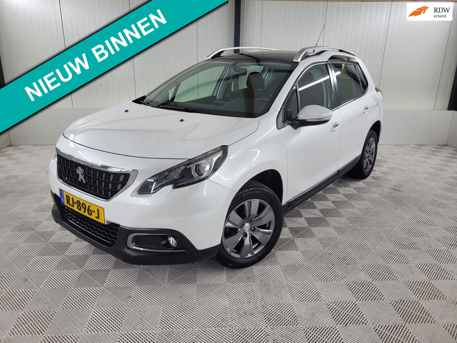 Peugeot 2008 1.2 PureTech Blue Lion, Carplay, Navigatie, Parkeersensoren, Panodak, Metalliclak