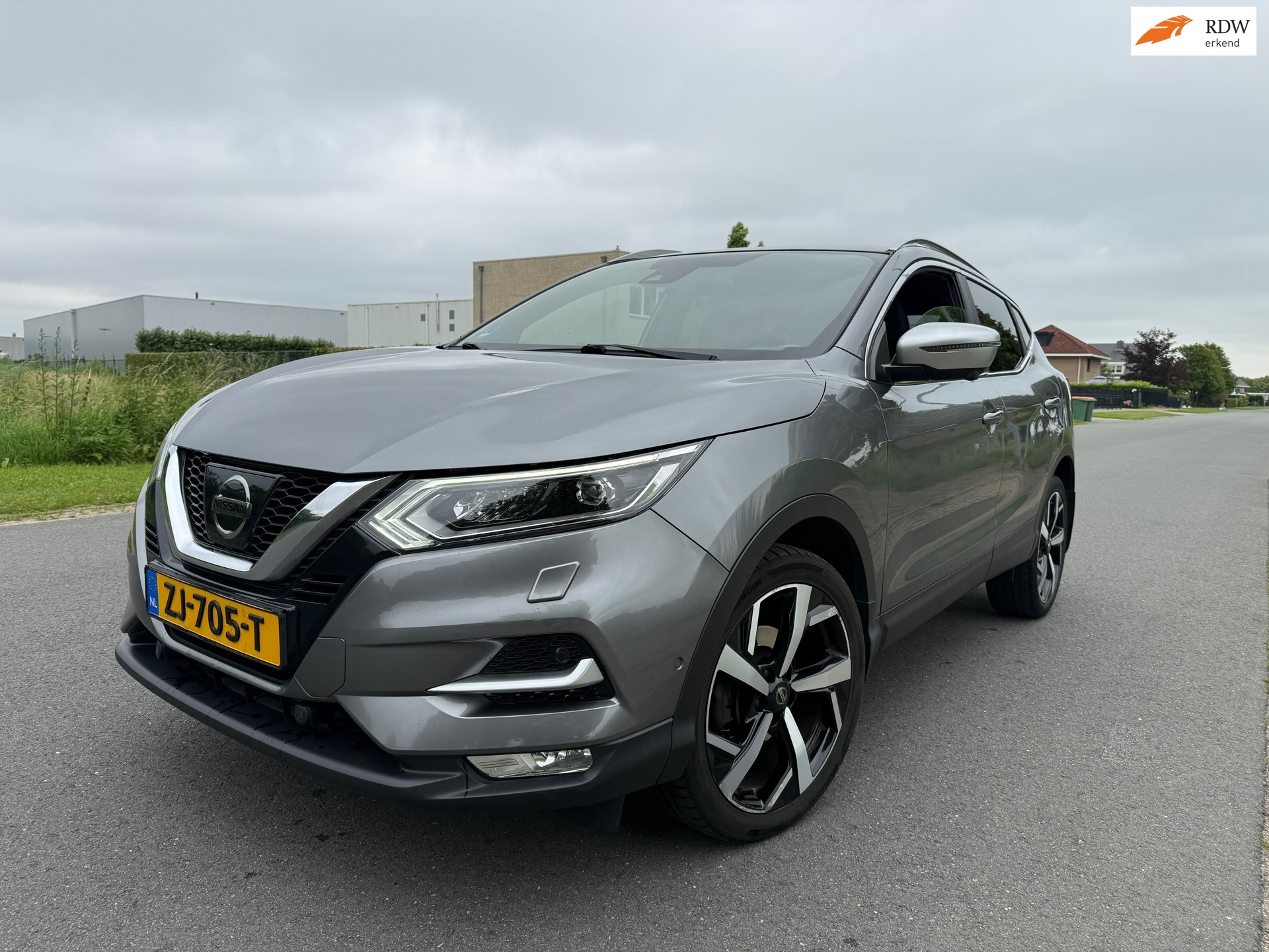 Nissan Qashqai 1.2 Tekna + PANO/LEER/KEYLESS/NAVI