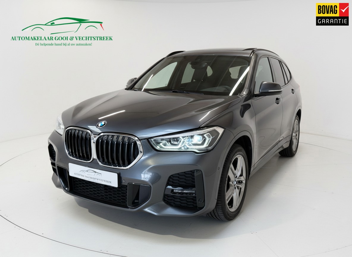 BMW X1 SDrive18i High Exec. M-Sport - Panorama - Trekhaak - Memory