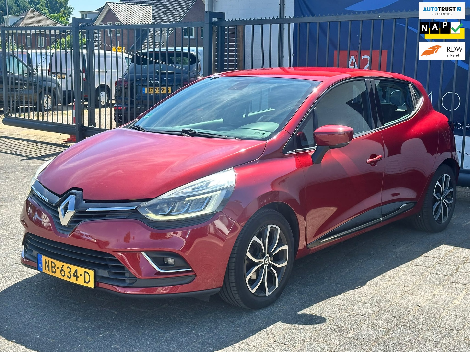 Renault Clio 0.9 TCe Intens / AIRCO / NAVIGATIE / CRUISE CONTROL / NAP!!