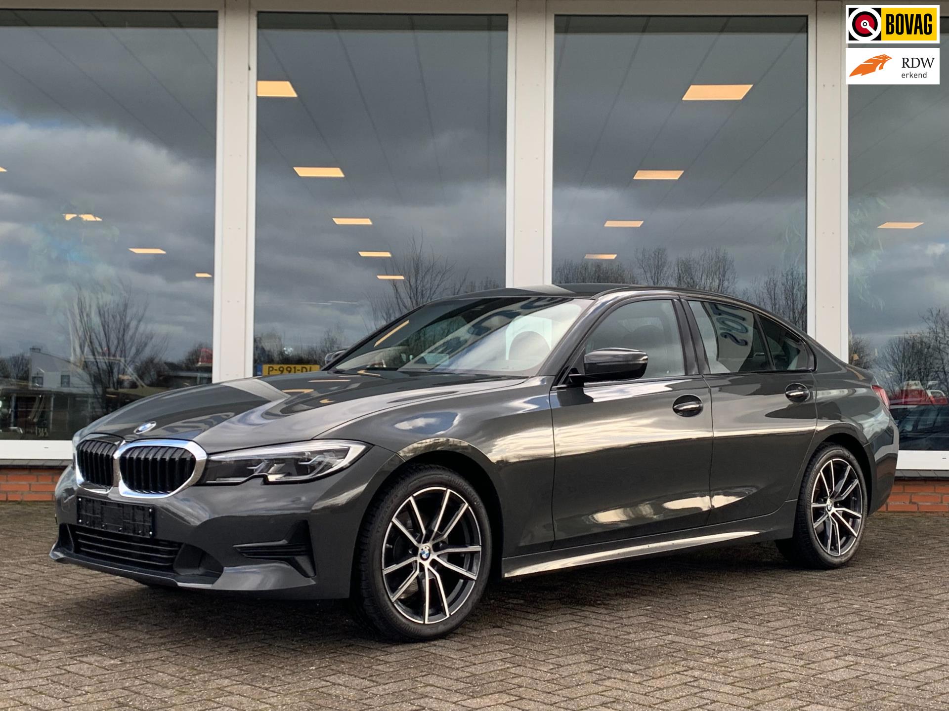 BMW 3-serie 320i Sedan - Aut. - Navi - PDC - LM - Trekhaak