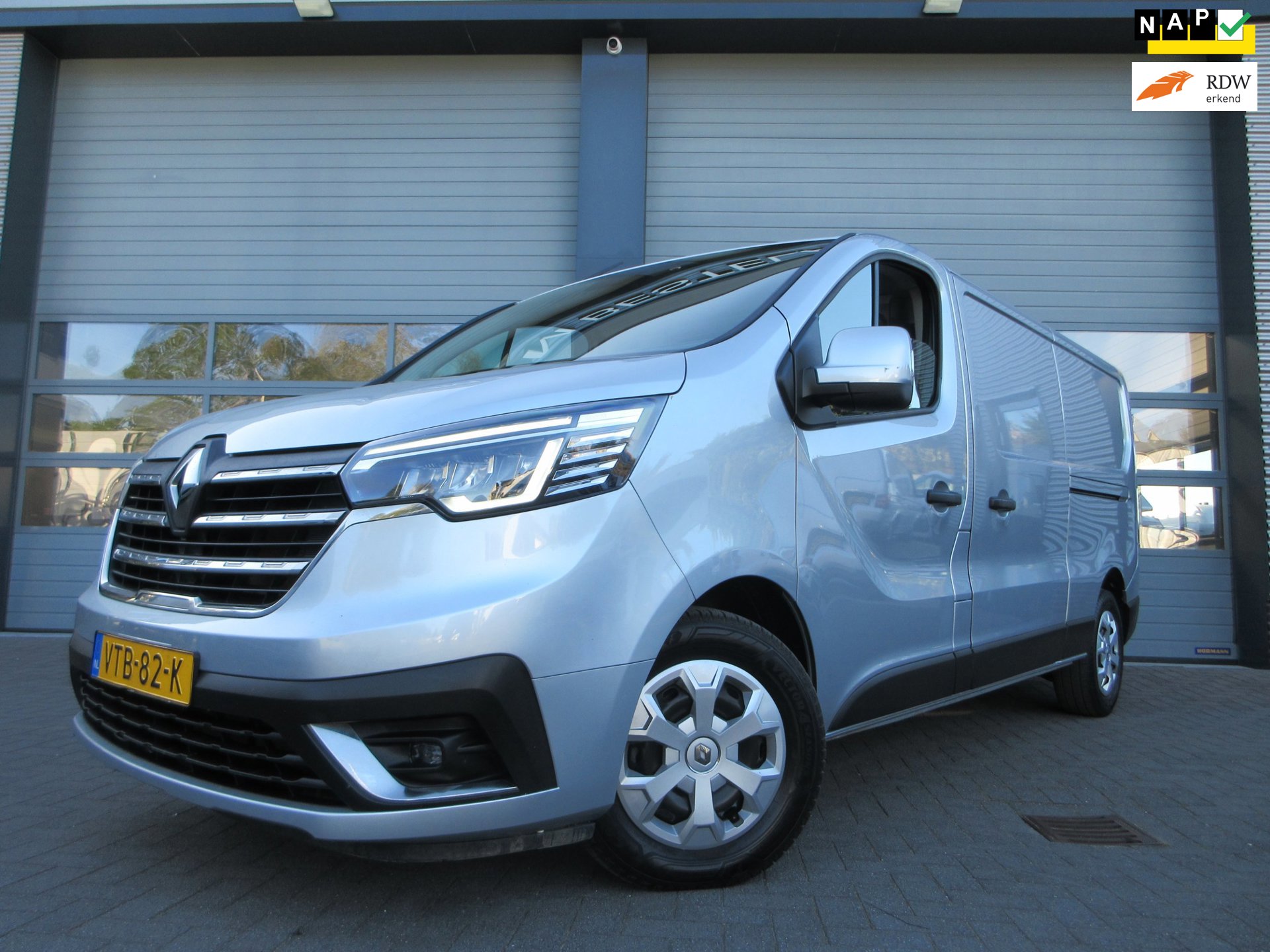 Renault Trafic 2.0 dCi L2, 131pk, LED, 2xSchuifdeur, Navigatie, 3-Zits.
