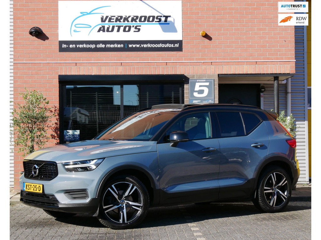 Volvo XC40 1.5 T3 R-Design .pano.camera.terkh.leer.